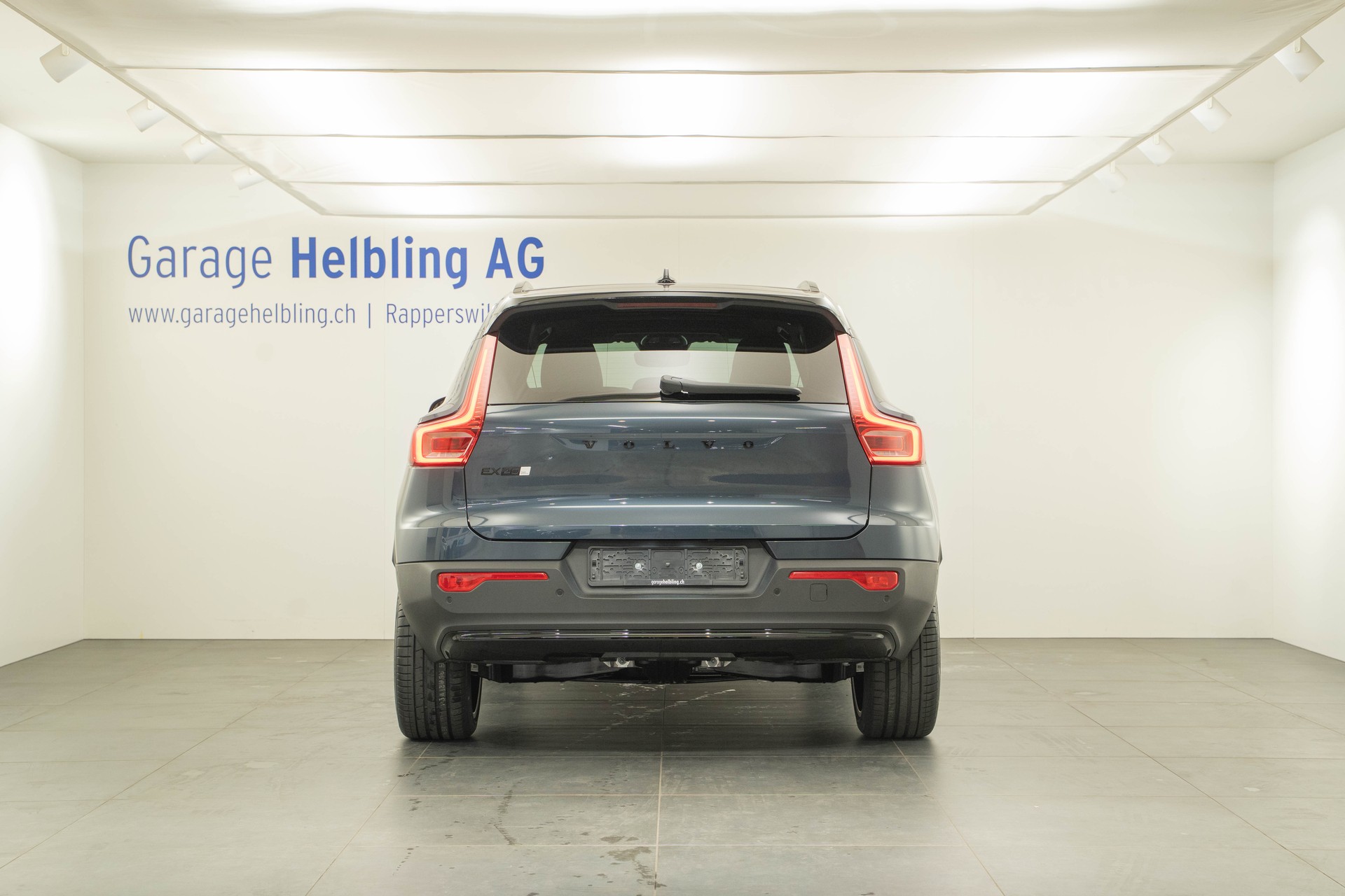 VOLVO EX40 Twin Black Edition AWD-showroom-element-3