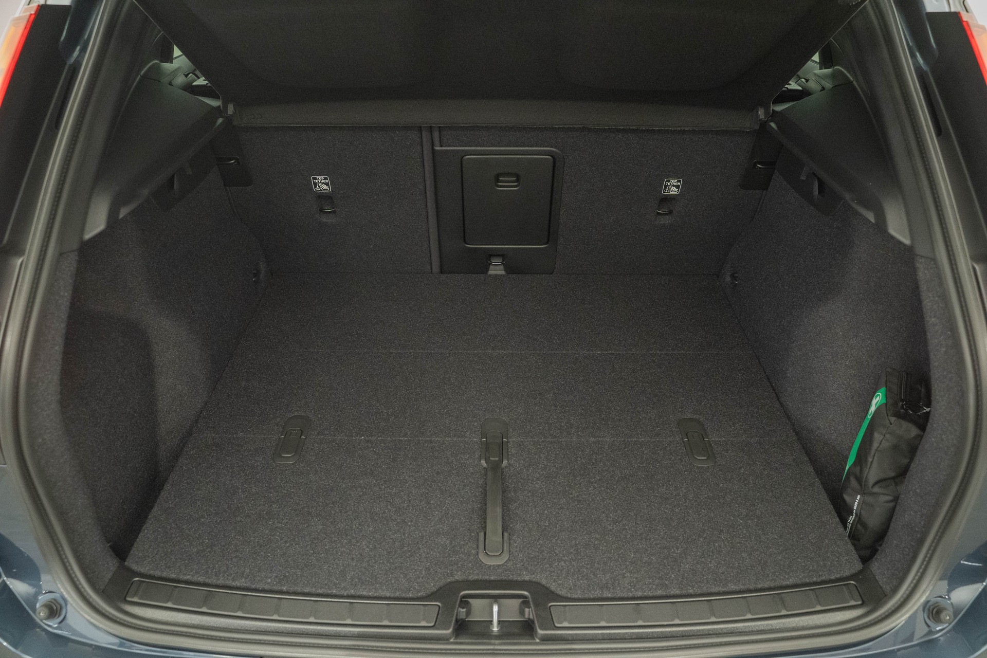 VOLVO EX40 Twin Black Edition AWD-image-4