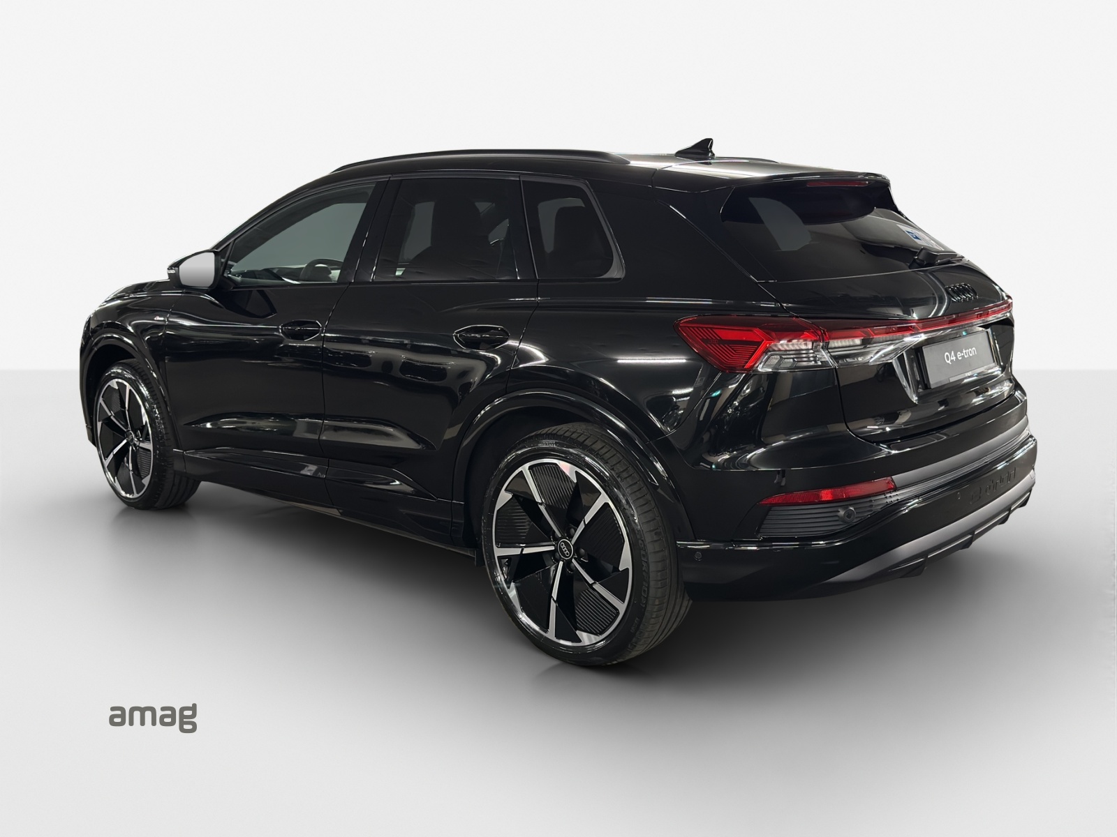 AUDI Q4 e-tron 45 Attraction quattro-showroom-element-2