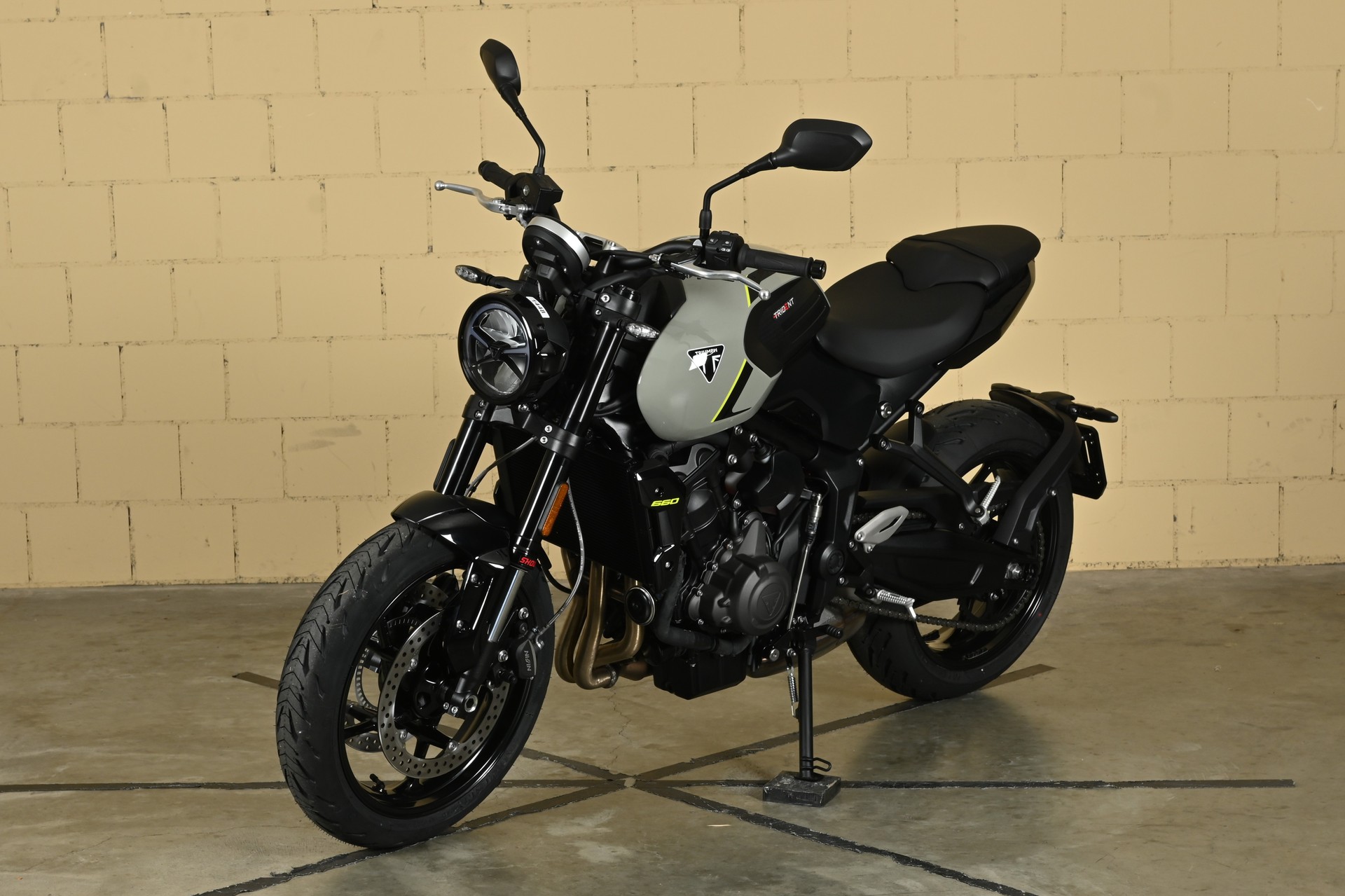 TRIUMPH Trident 660-image-2