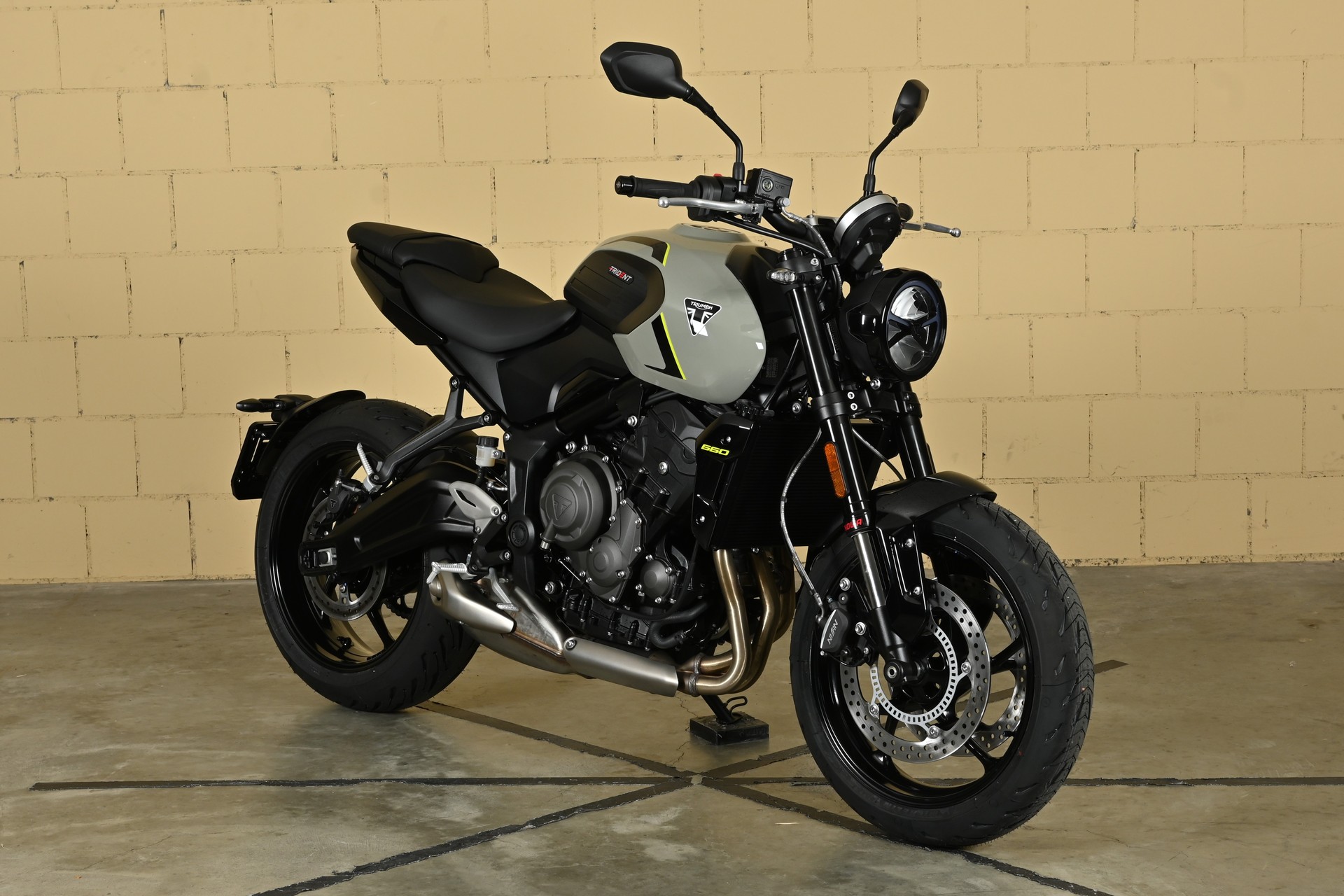 TRIUMPH Trident 660-image-1