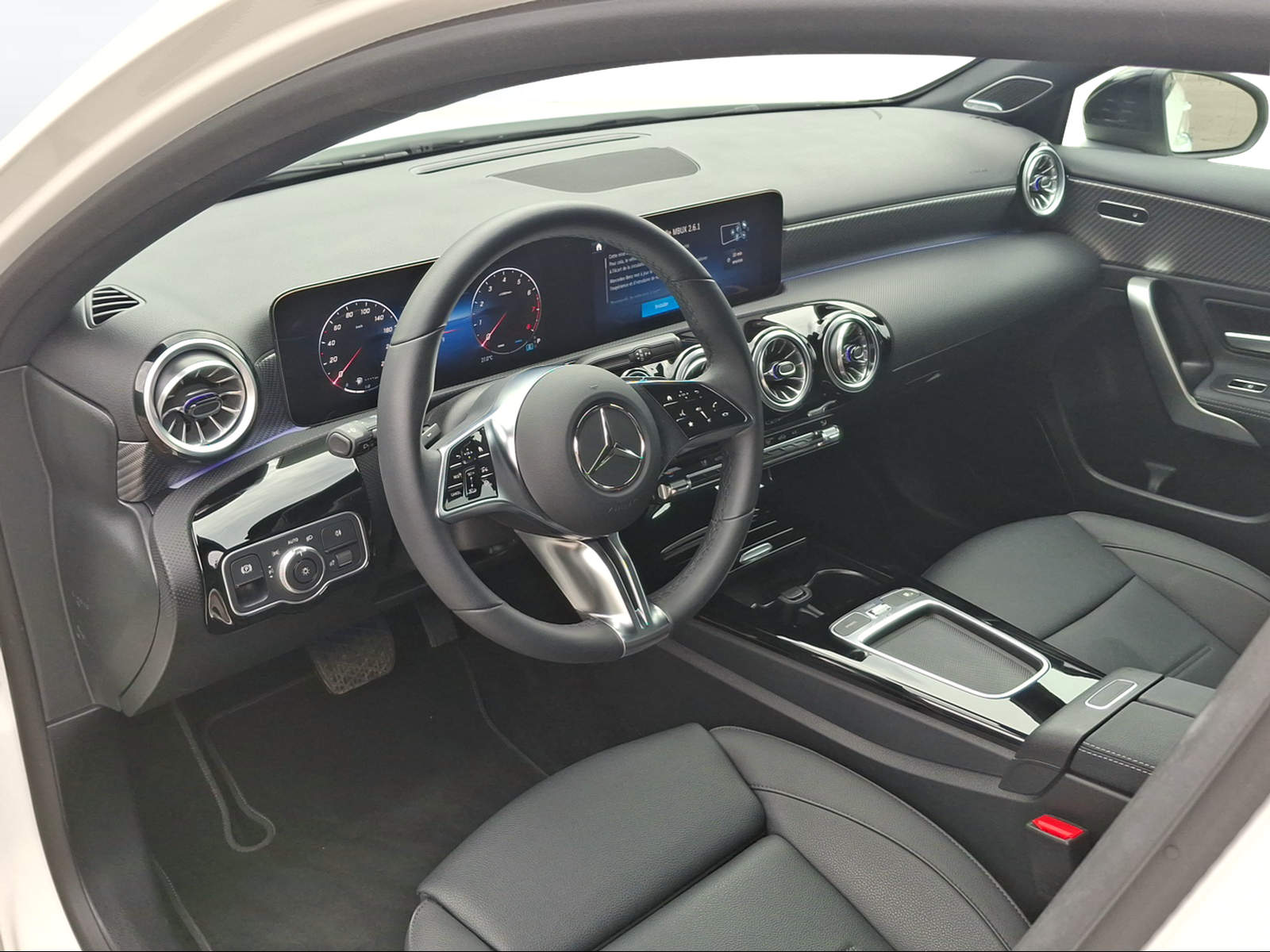 MERCEDES-BENZ A 200 7G-DCT-image-9