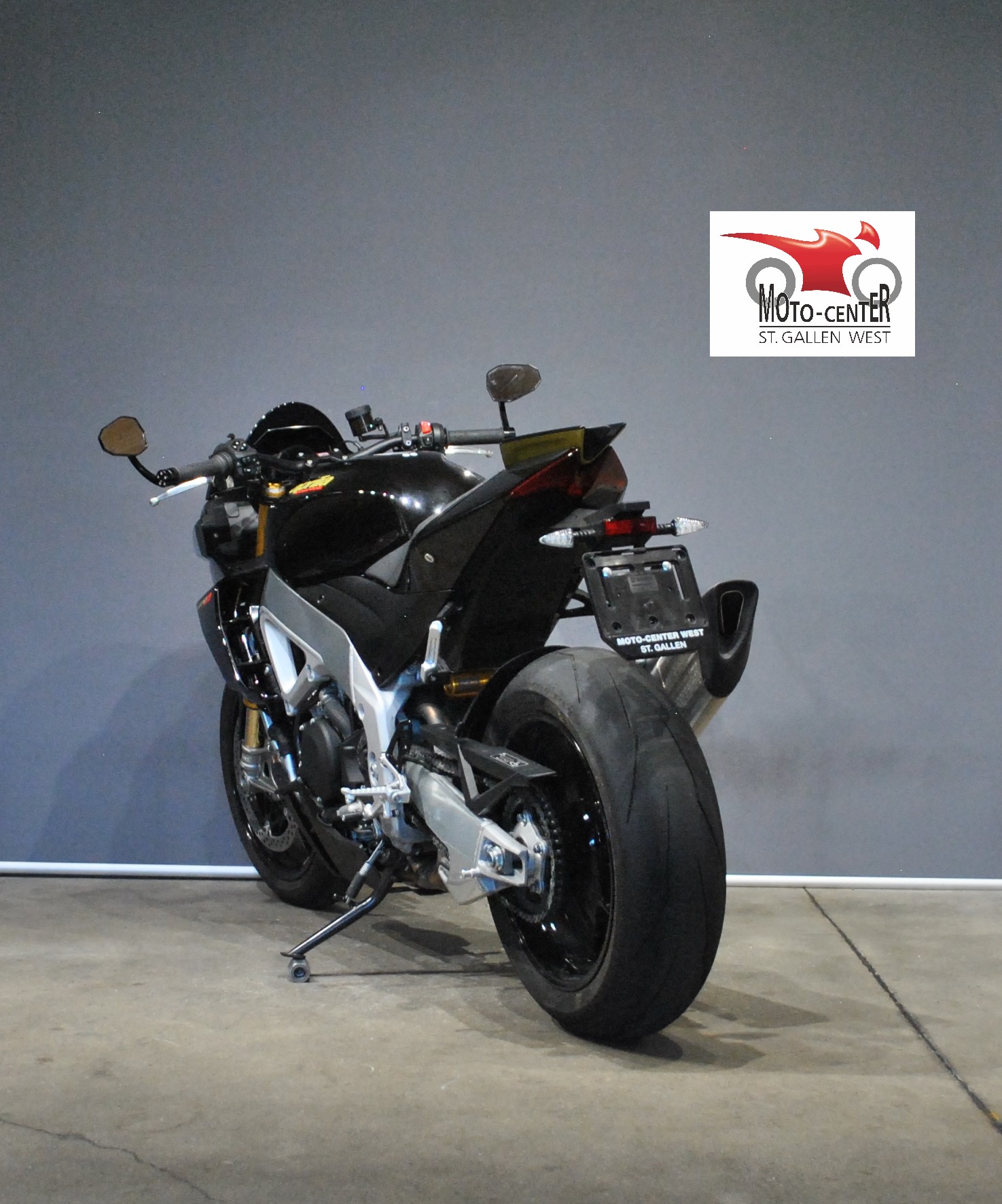 APRILIA Tuono V4 1100 Factory-image-3