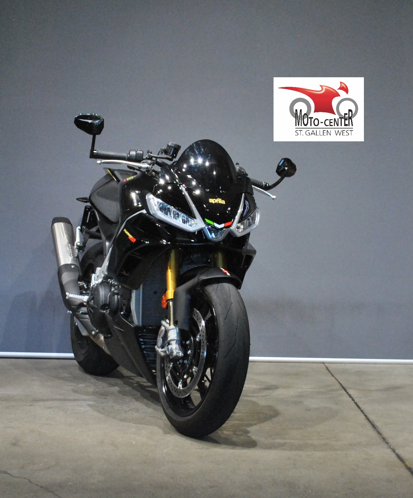 APRILIA Tuono V4 1100 Factory-image-0