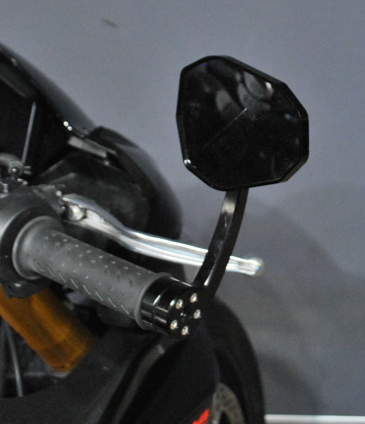 APRILIA Tuono V4 1100 Factory-image-8