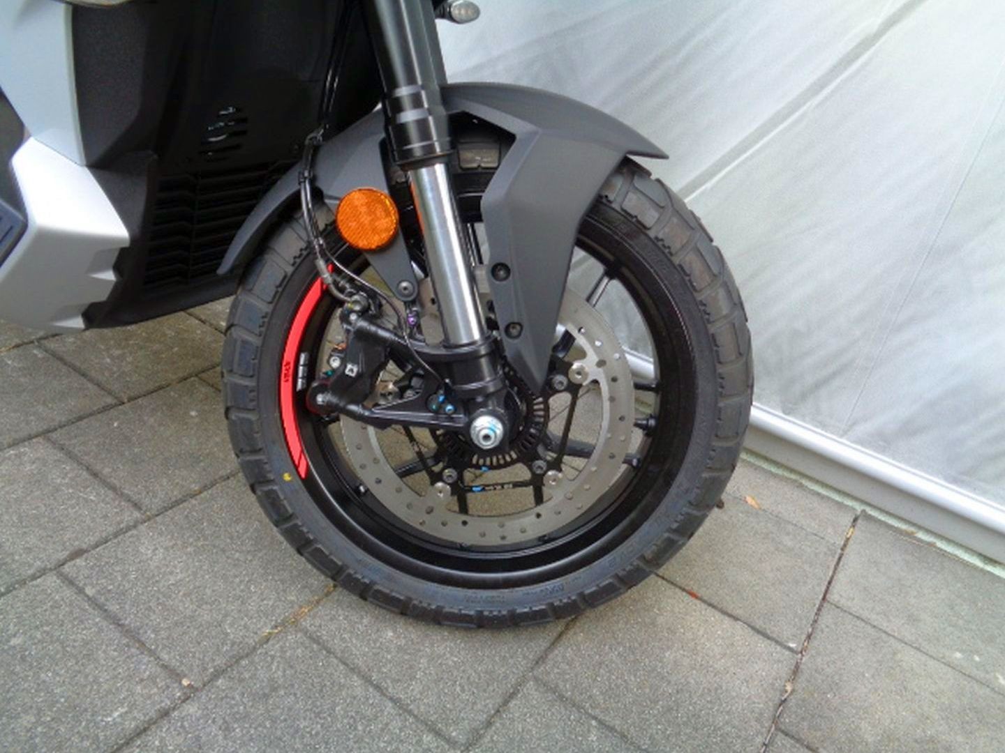 APRILIA SR GT400 E5-image-9