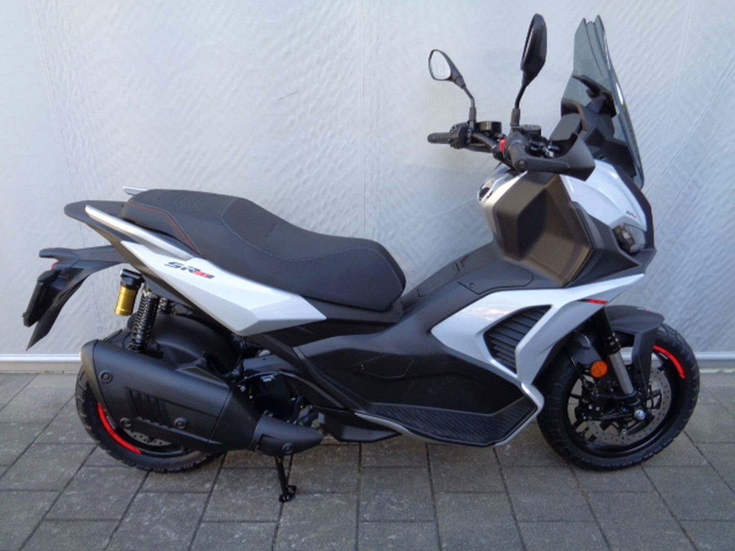 APRILIA SR GT400 E5-image-3