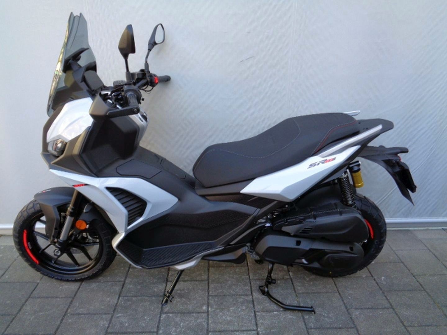 APRILIA SR GT400 E5-image-0
