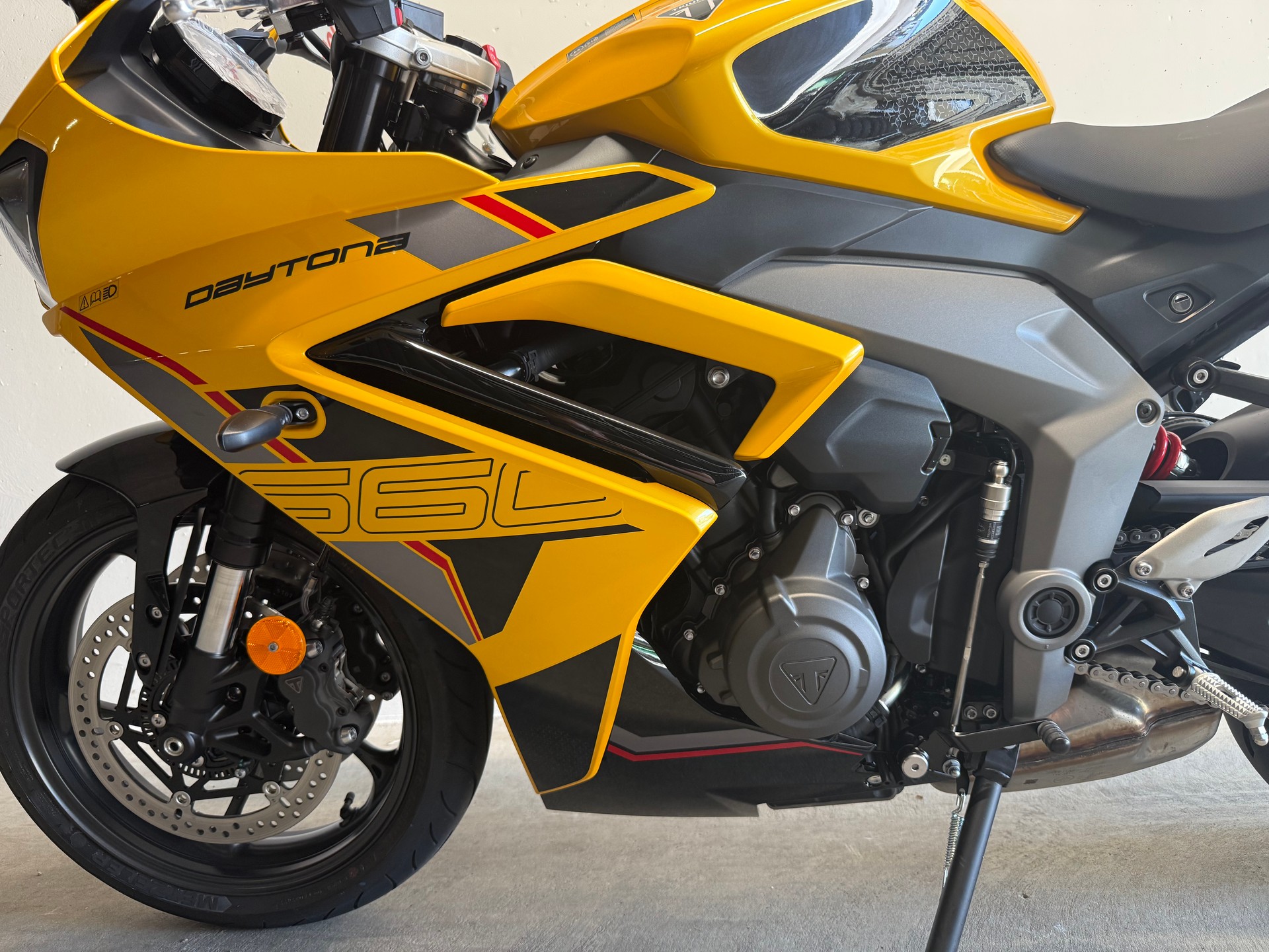 TRIUMPH Daytona 660-image-3