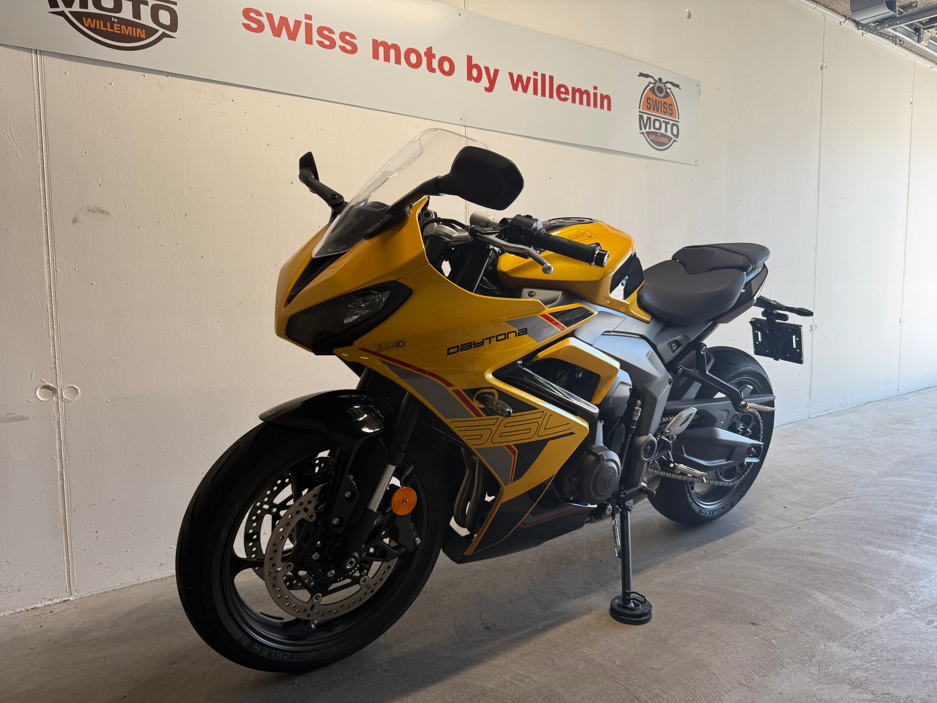 TRIUMPH Daytona 660-image-1