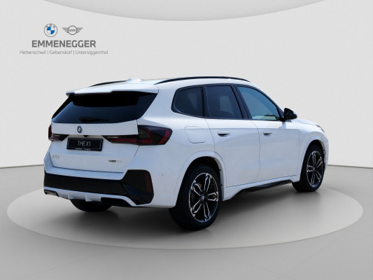 BMW iX1 eDrive 20 M Sport-showroom-element-3