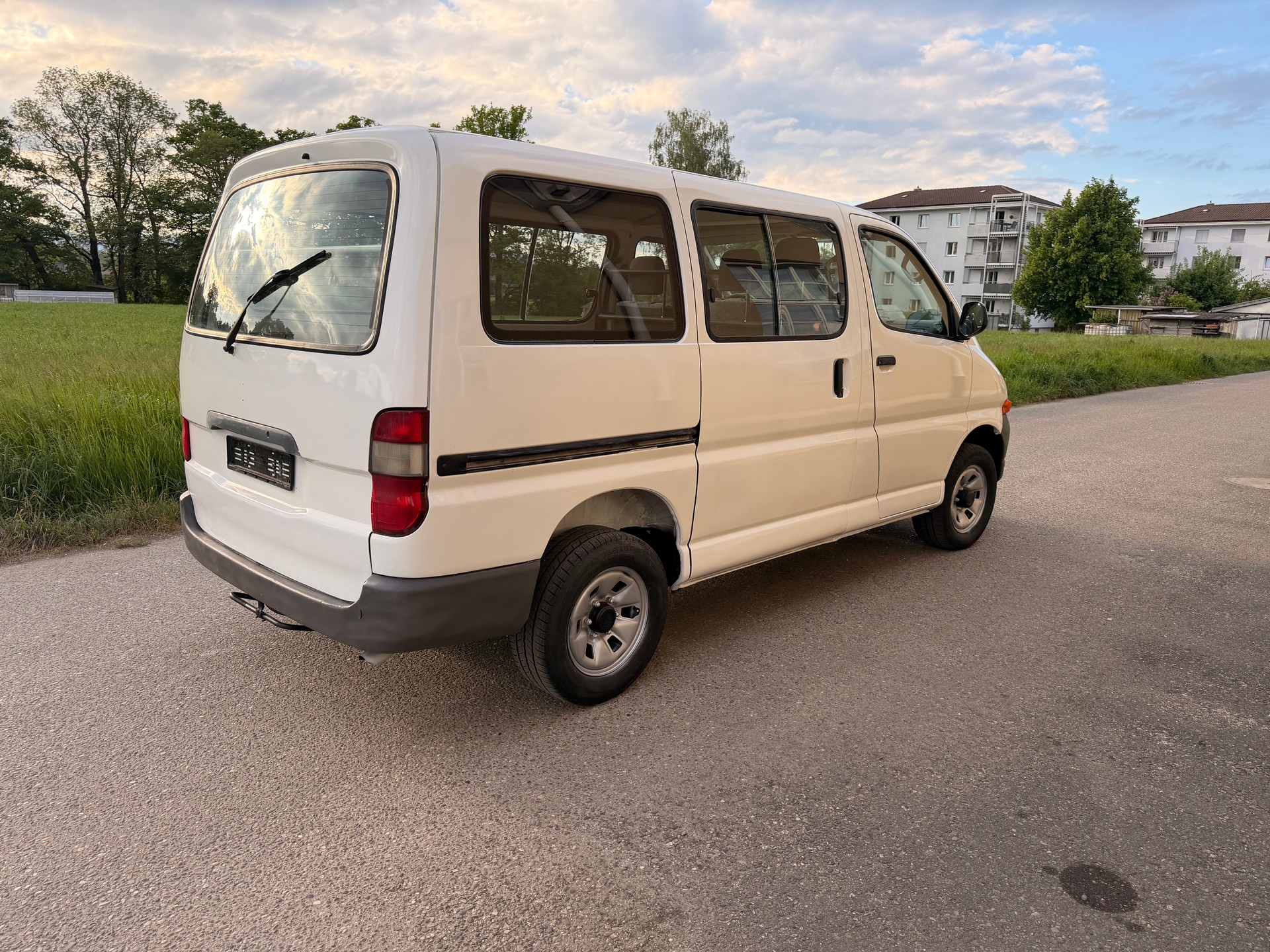 TOYOTA HI-ACE