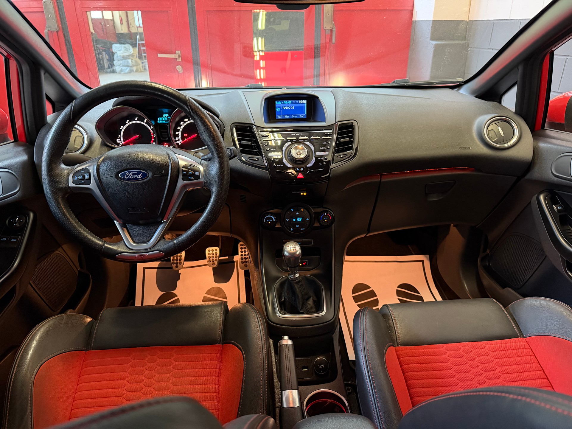 FORD Fiesta 1.6 SCTi ST-2 //NEU AB MFK!-image-10