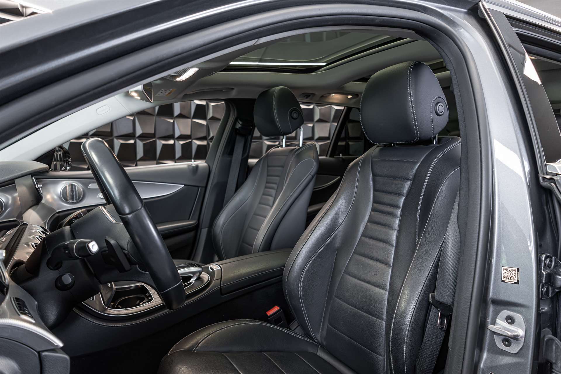 MERCEDES-BENZ E 200 Avantgarde 4 Matic 9G-Tronic-image-11