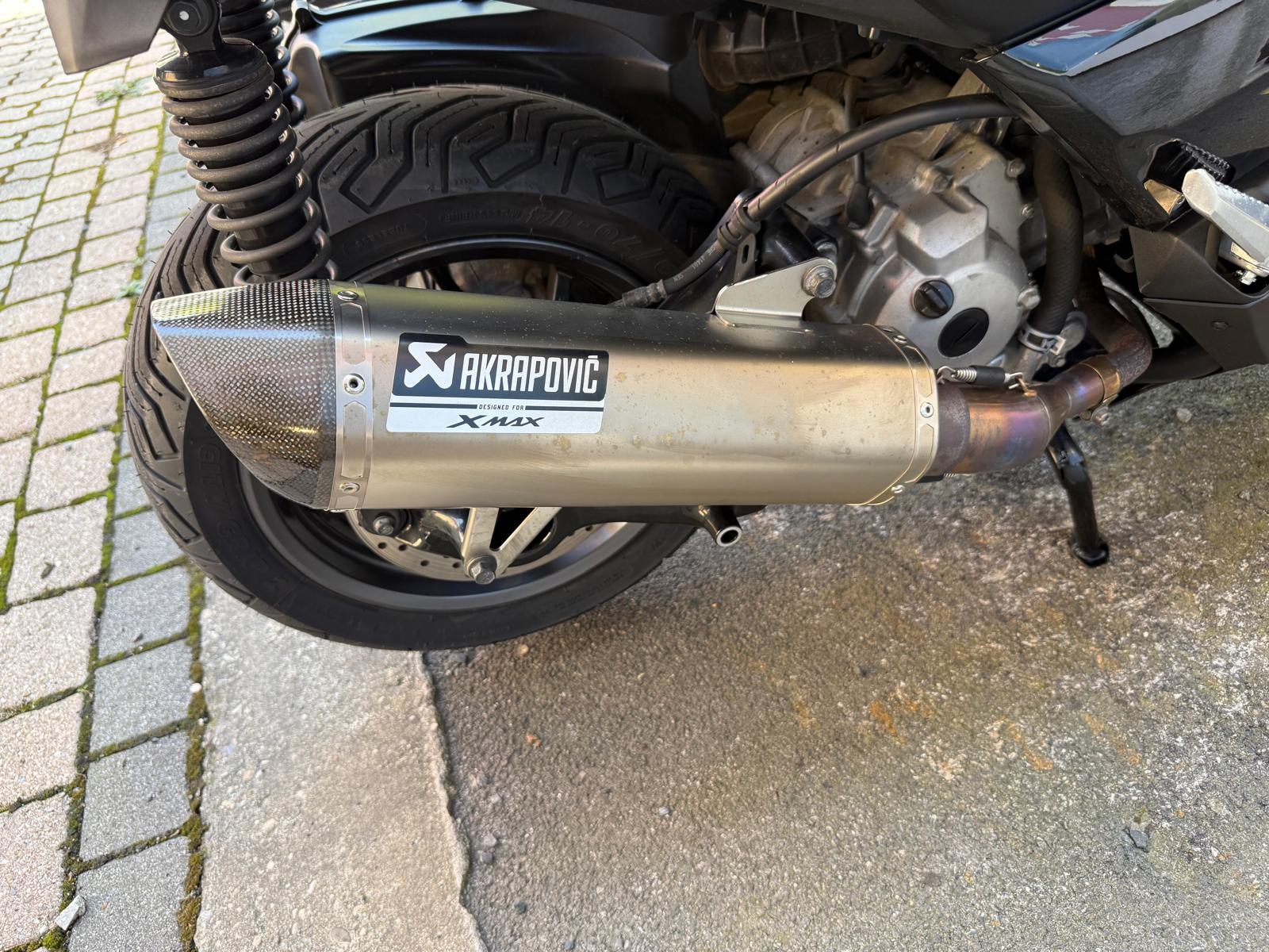 YAMAHA X-Max 300 Iron Max ABS-image-11