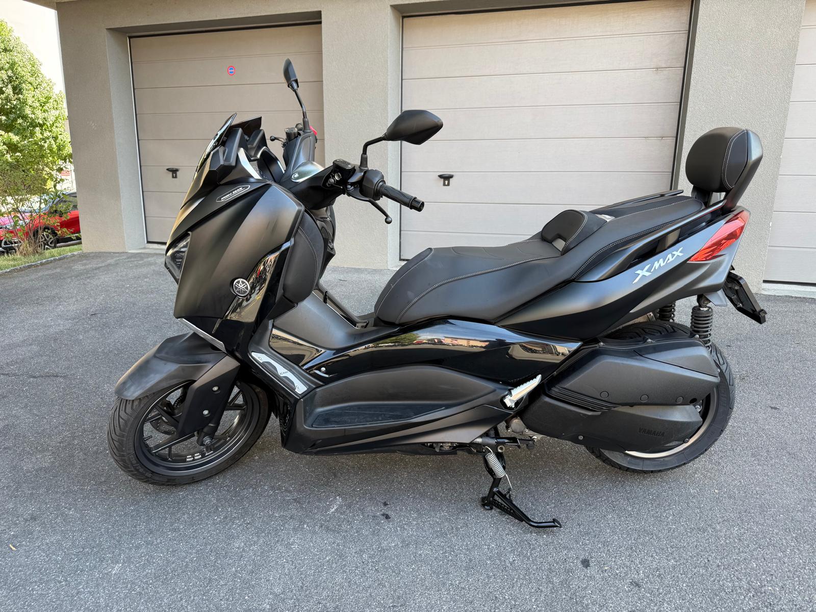 YAMAHA X-Max 300 Iron Max ABS-showroom-element-2
