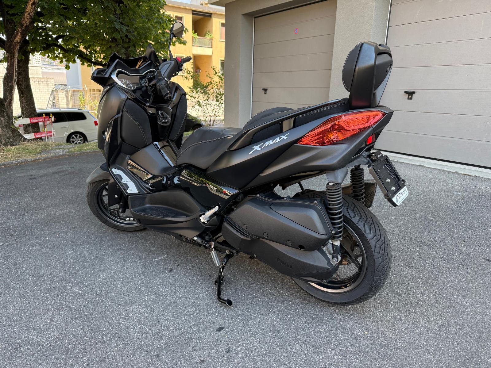 YAMAHA X-Max 300 Iron Max ABS-image-4