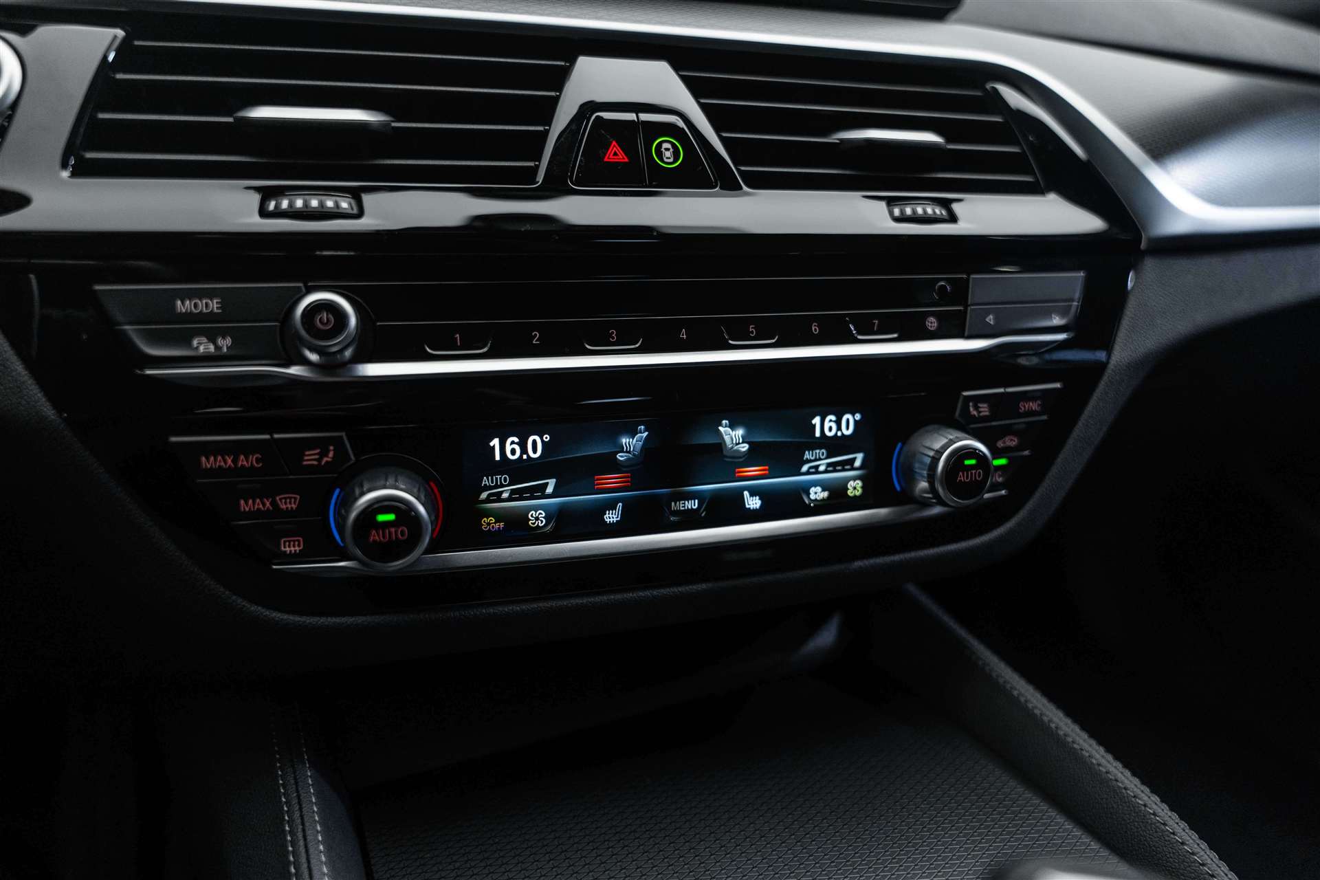 BMW BMW 540d xDrive 48V Touring M Sport Steptronic-image-28