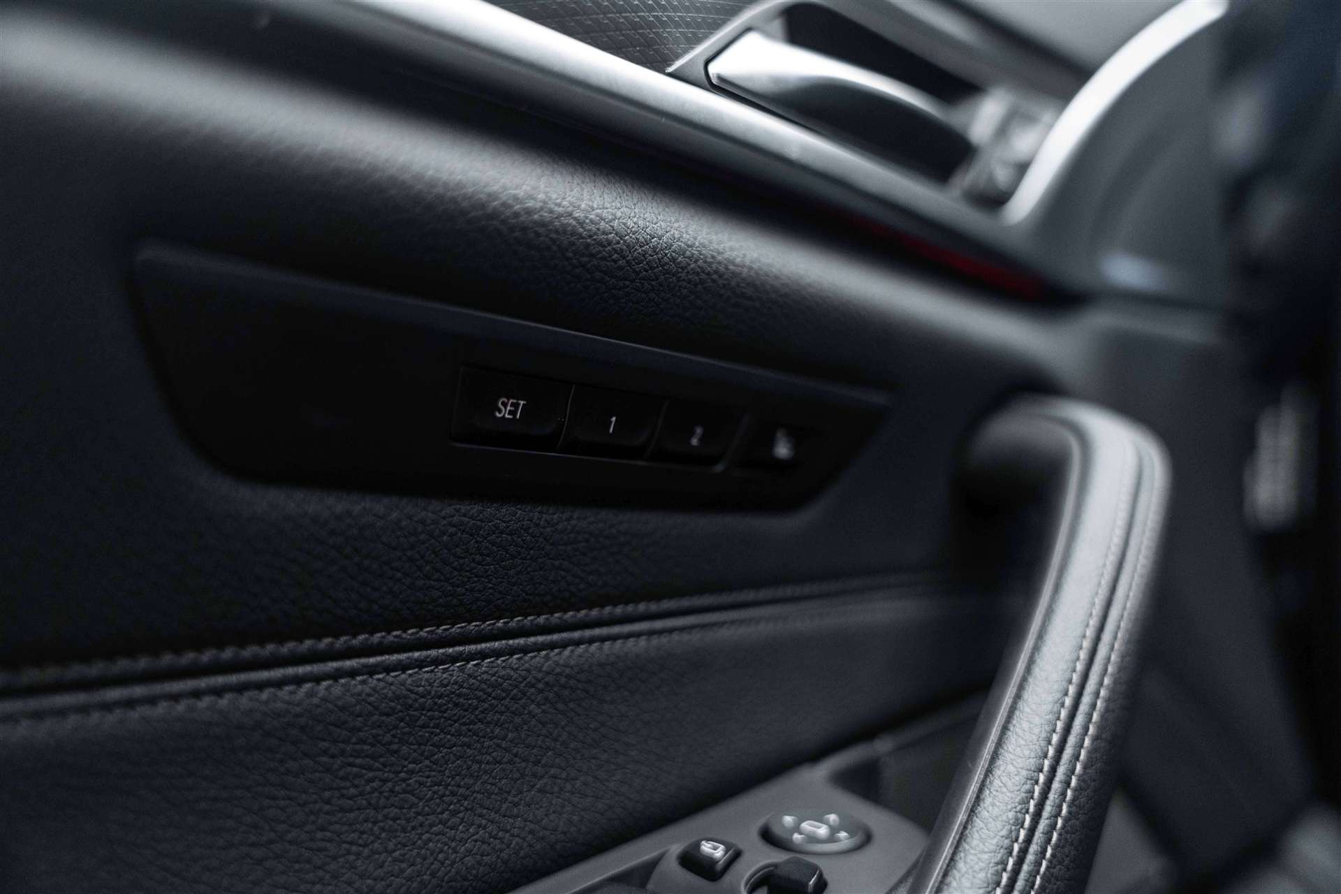 BMW BMW 540d xDrive 48V Touring M Sport Steptronic-image-15
