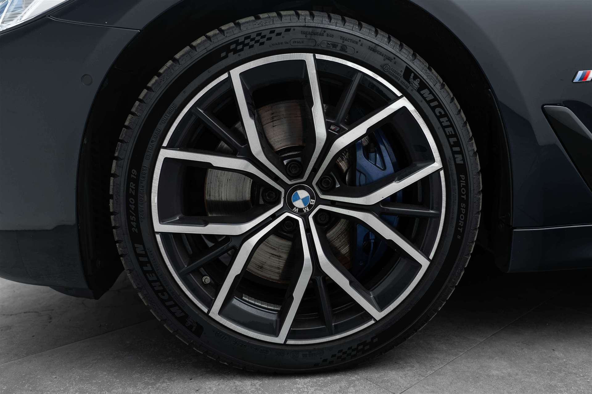 BMW BMW 540d xDrive 48V Touring M Sport Steptronic-image-5