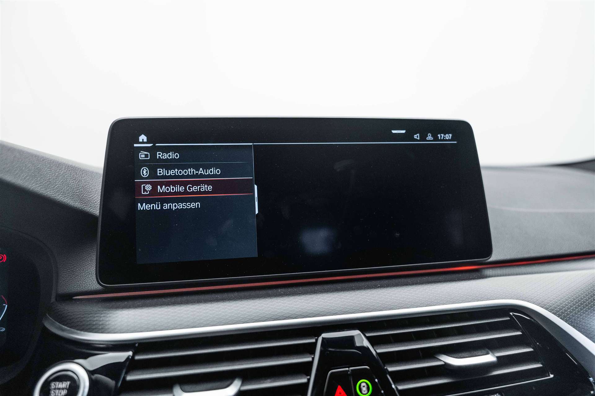 BMW BMW 540d xDrive 48V Touring M Sport Steptronic-image-23