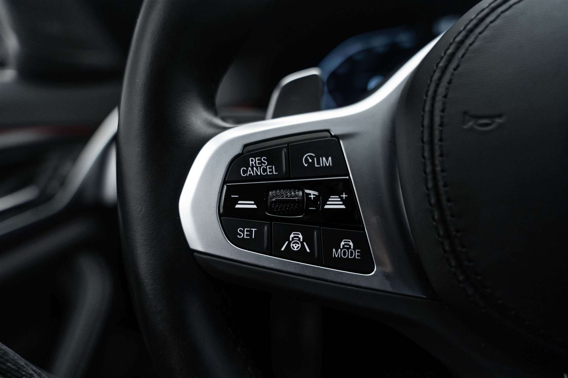 BMW BMW 540d xDrive 48V Touring M Sport Steptronic-image-16