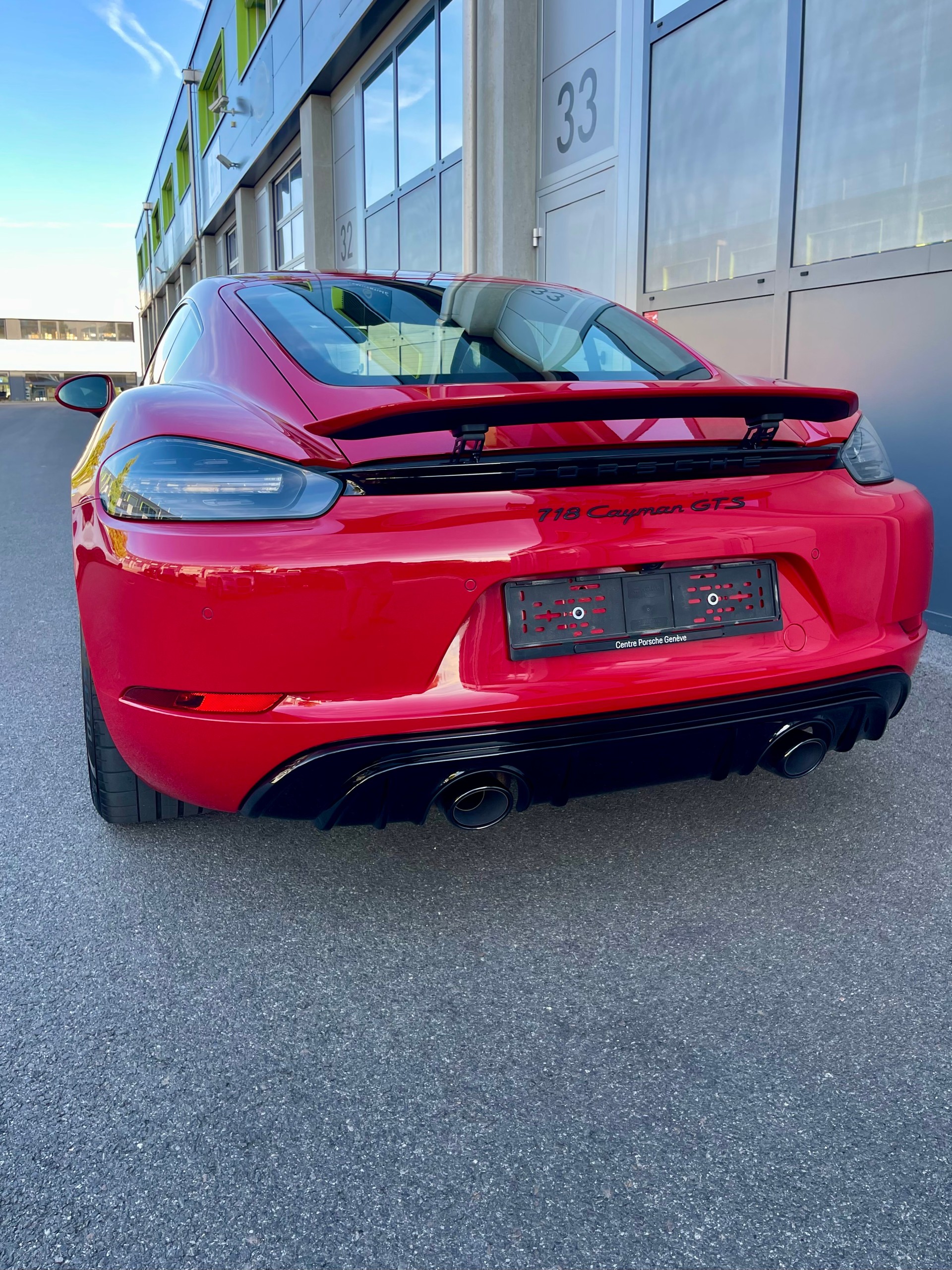 PORSCHE 718 Cayman GTS 4.0 PDK-image-2