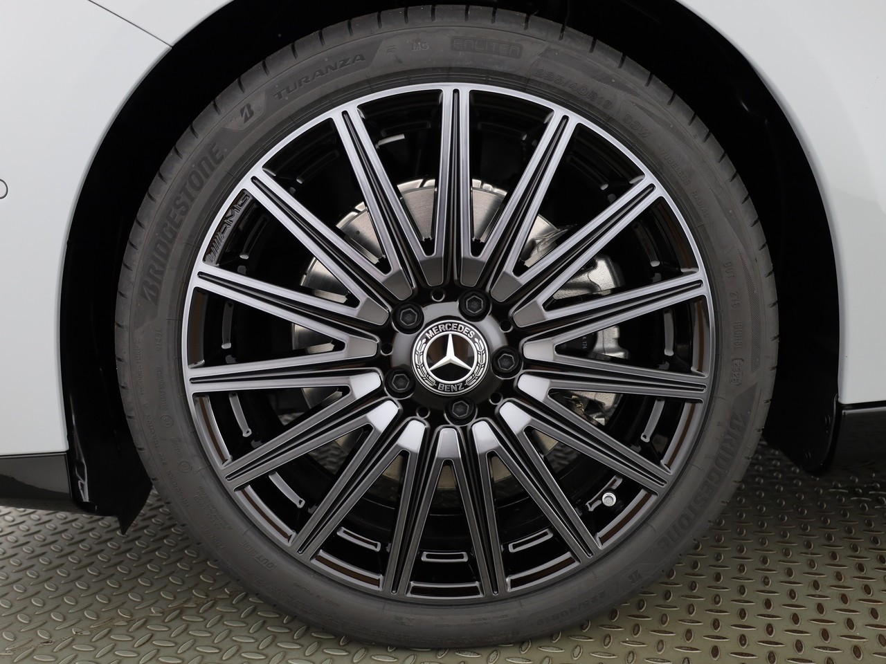 MERCEDES-BENZ CLA Shooting Brake 350 4Matic 85 kWh EQ-image-23