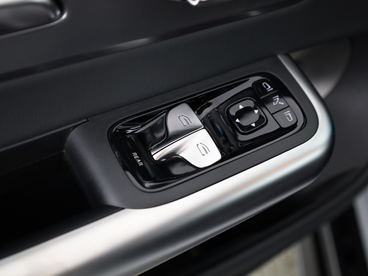 MERCEDES-BENZ CLA Shooting Brake 350 4Matic 85 kWh EQ-image-18