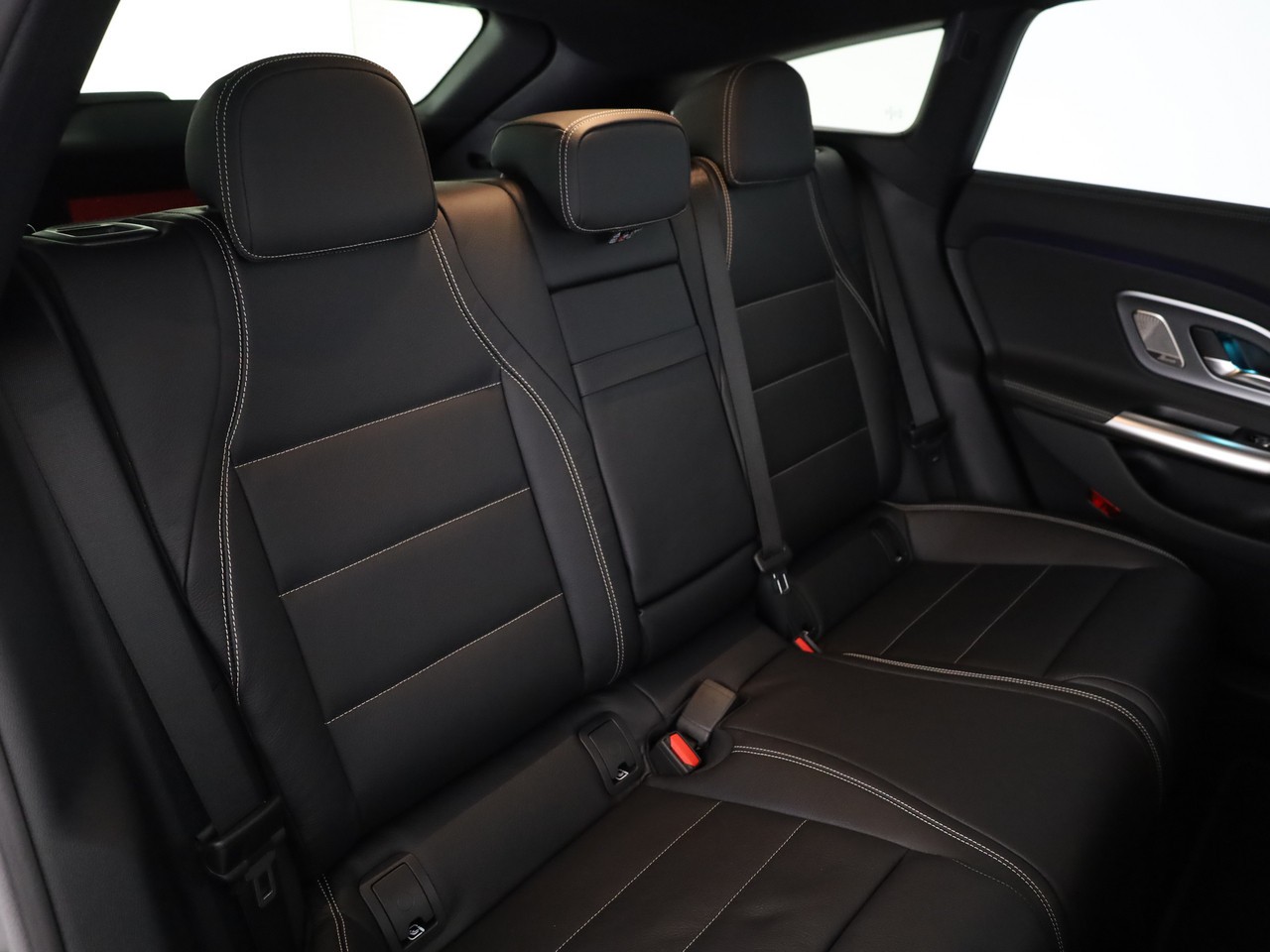 MERCEDES-BENZ CLA Shooting Brake 350 4Matic 85 kWh EQ-image-10