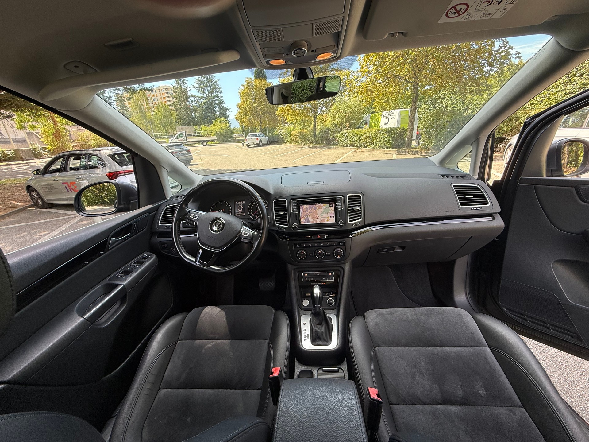 VW Sharan 2.0 TDI BMT Highline DSG -7 Places-showroom-element-2