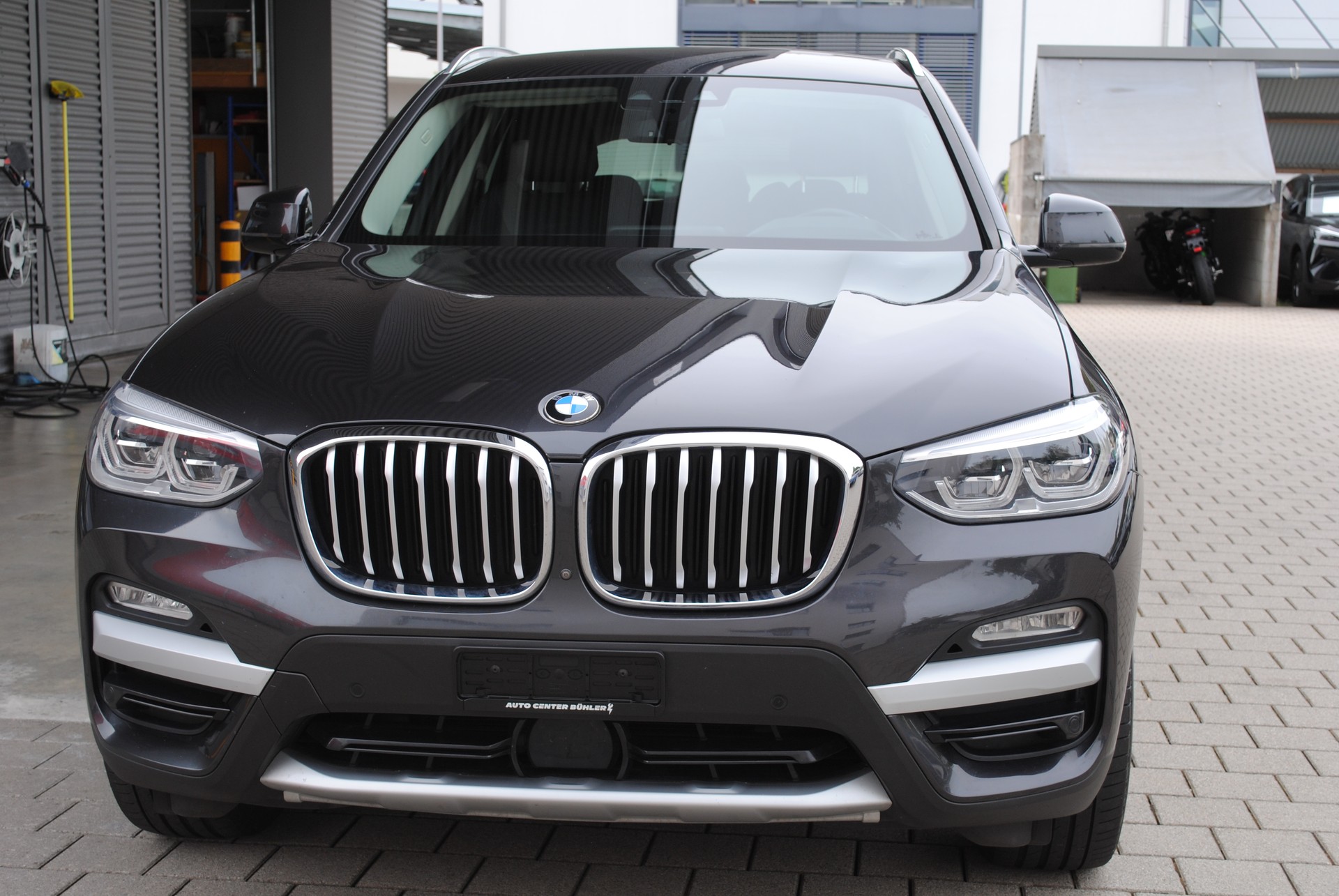 BMW X3 xDrive 20i xLine Steptronic-showroom-element-1