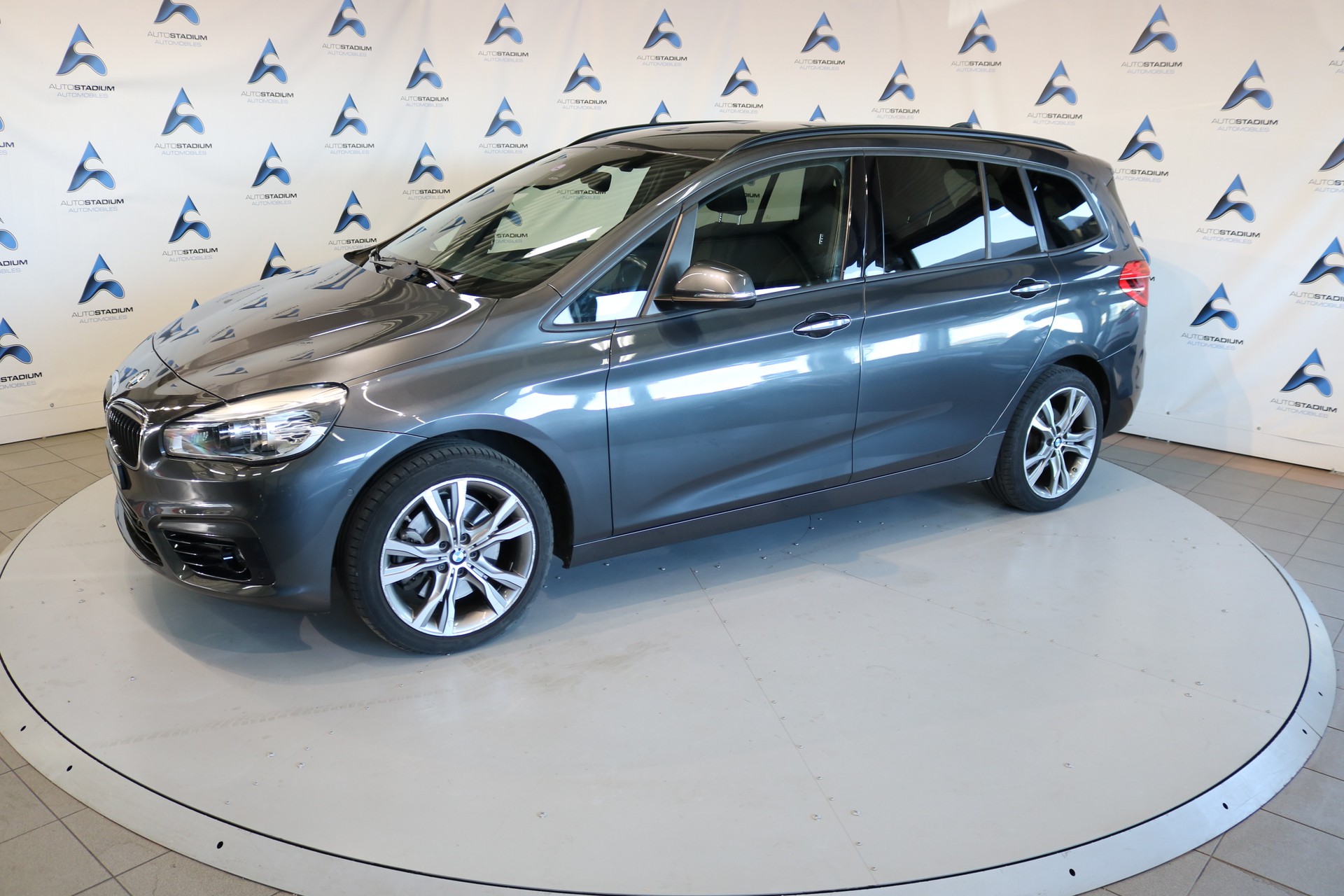 BMW 220i Gran Tourer M Sport Steptronic-image-11
