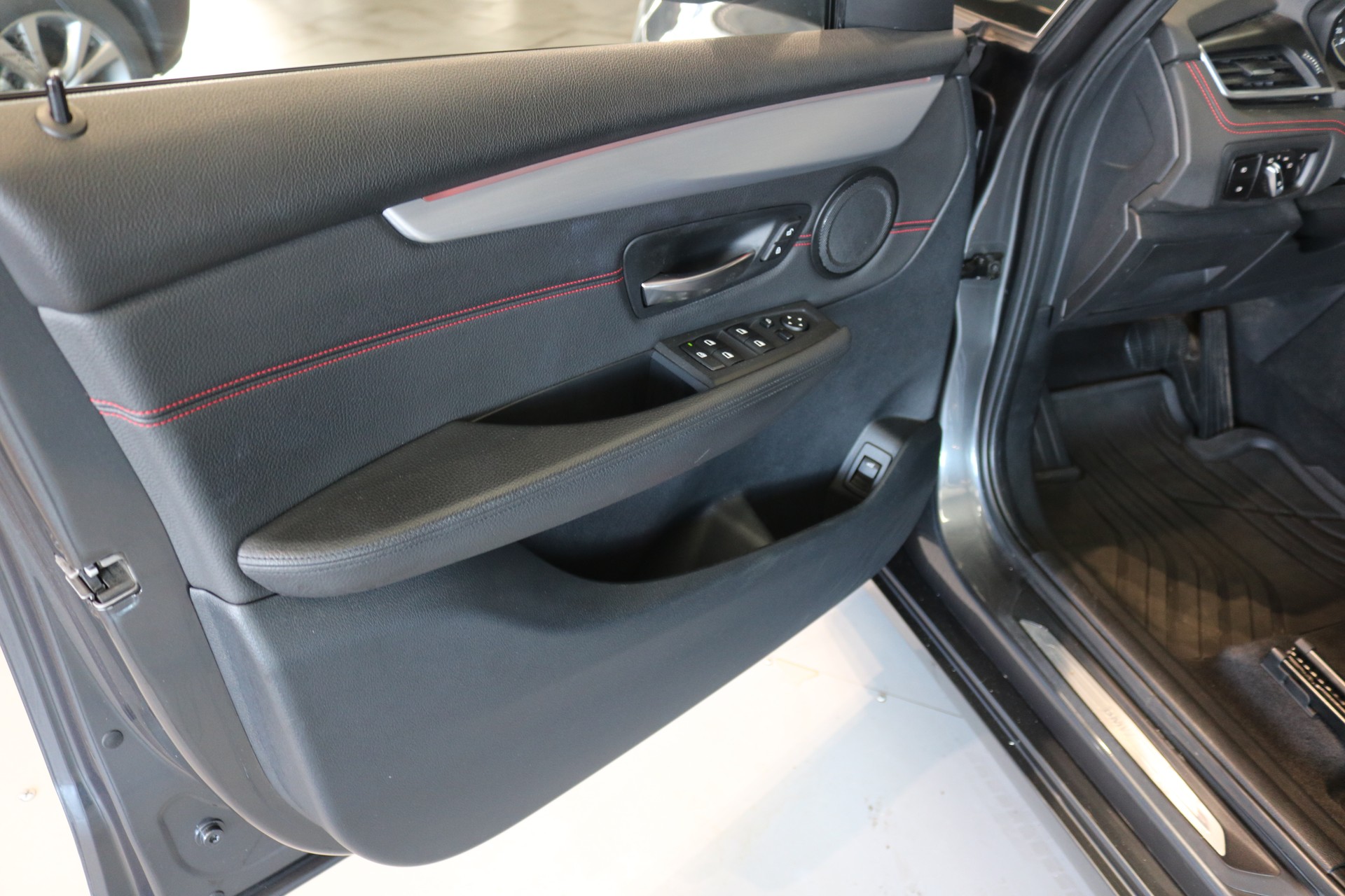 BMW 220i Gran Tourer M Sport Steptronic-image-28