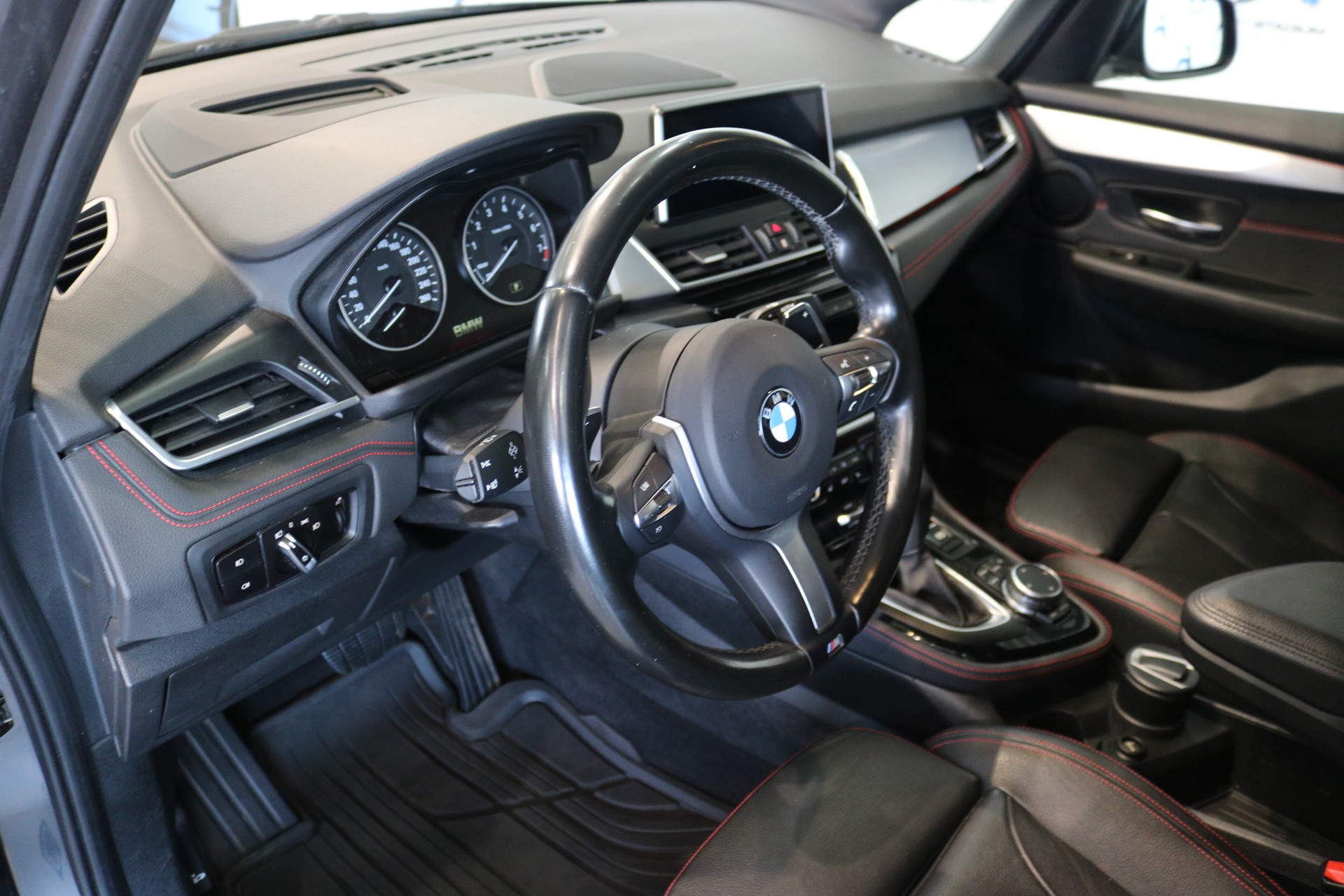 BMW 220i Gran Tourer M Sport Steptronic-showroom-element-2
