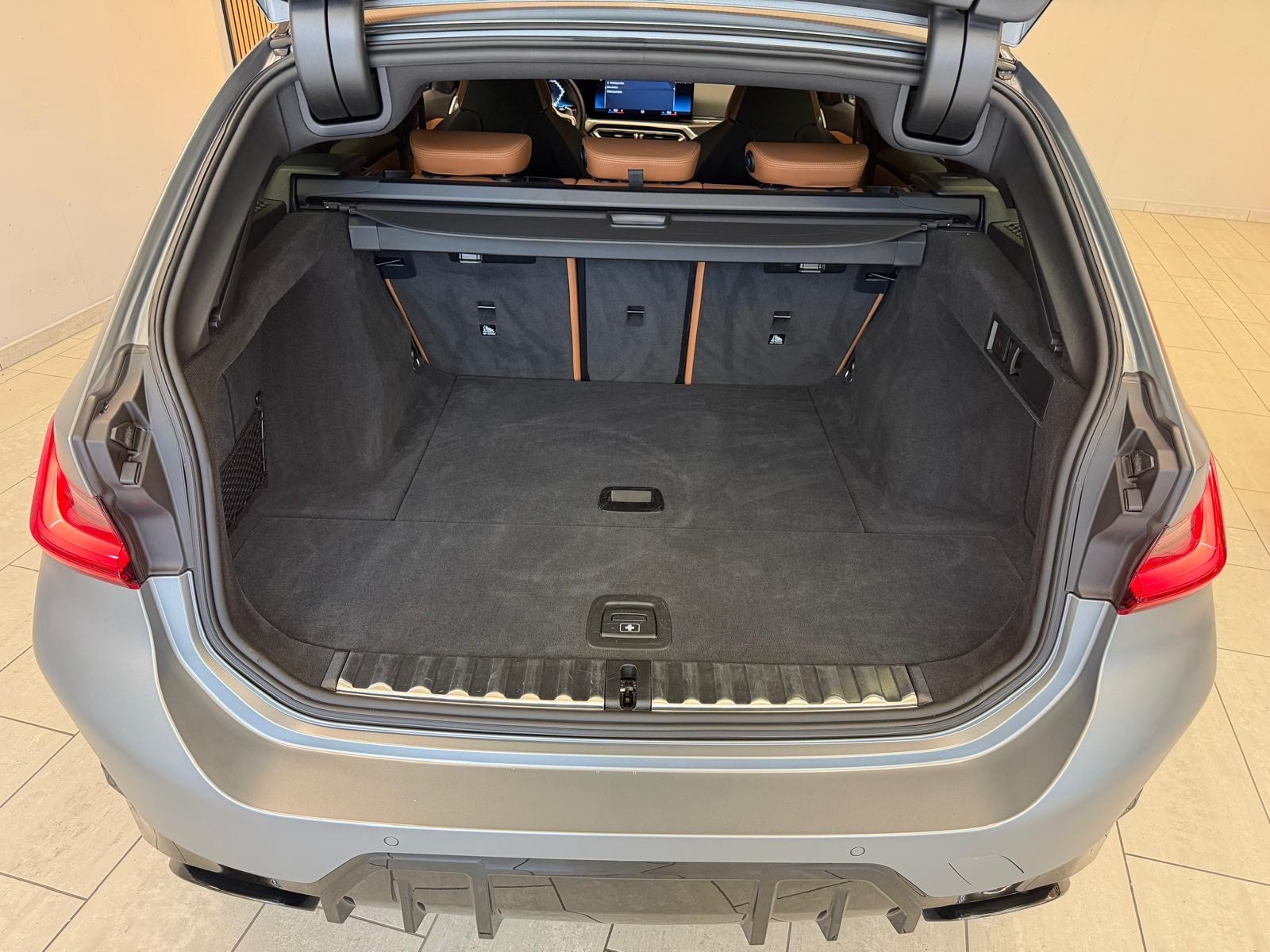 BMW M340i xDrive 48V Touring Steptronic M Sport Pro INDIVIDUAL FROZEN PURE GREY-image-31
