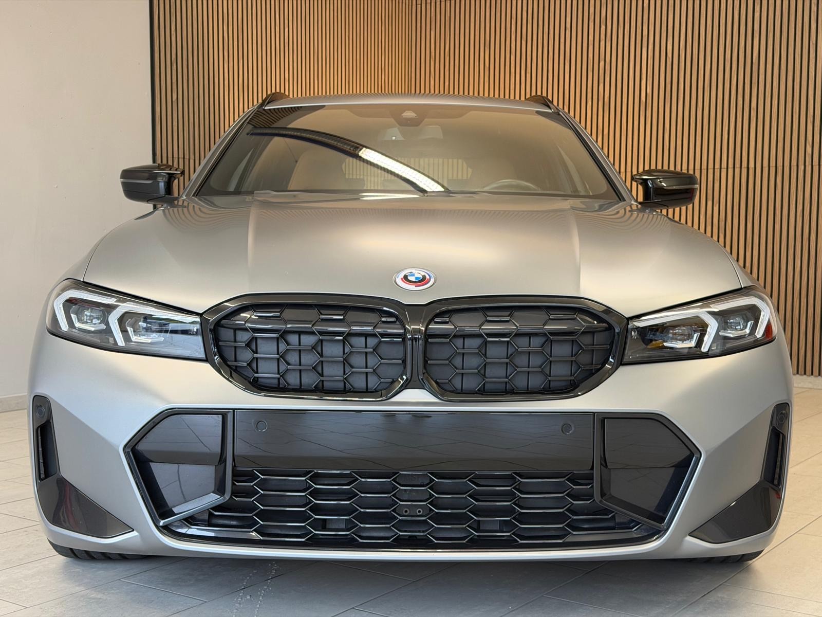 BMW M340i xDrive 48V Touring Steptronic M Sport Pro INDIVIDUAL FROZEN PURE GREY-showroom-element-3