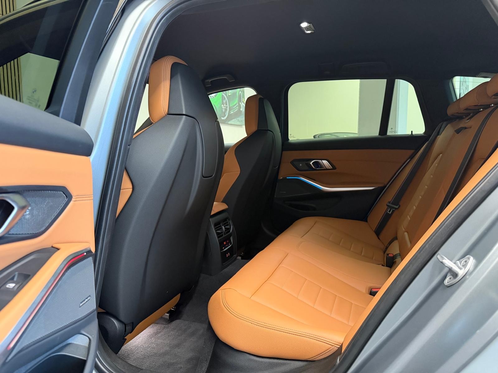 BMW M340i xDrive 48V Touring Steptronic M Sport Pro INDIVIDUAL FROZEN PURE GREY-image-16