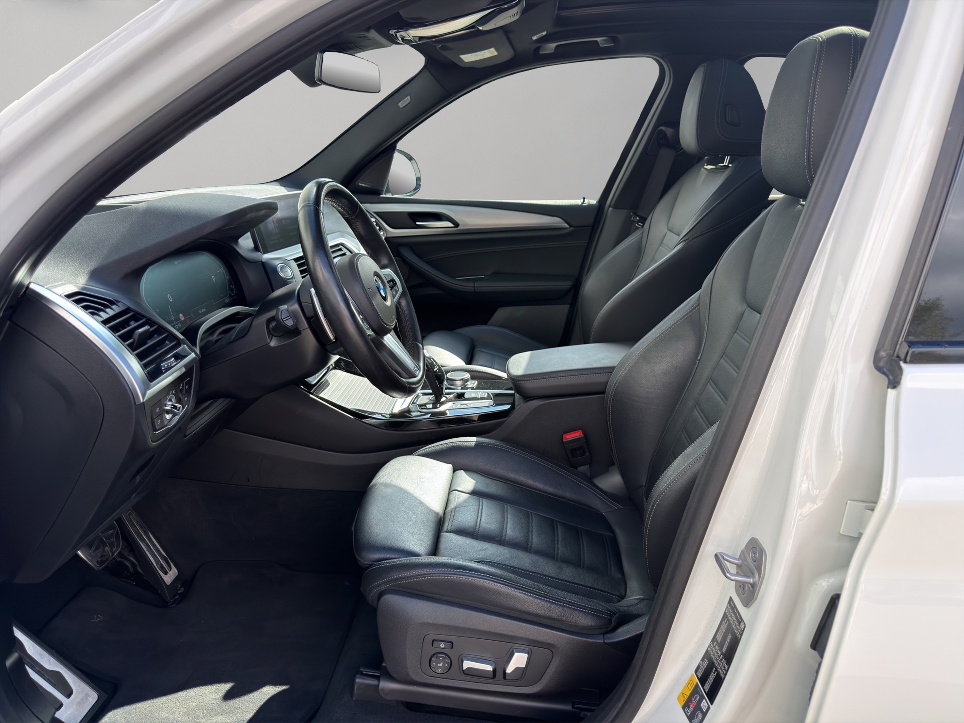 BMW X3 xDrive 30e Pure M Sport-image-16