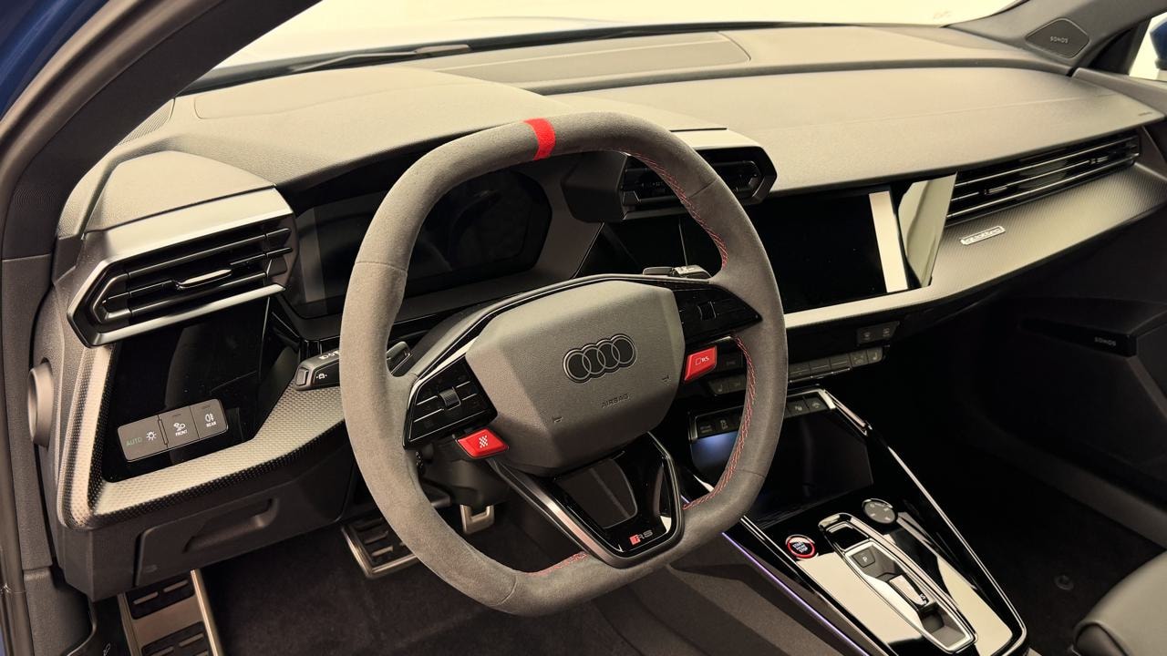 AUDI RS3 Sportback 2.5 TSI quattro S-tronic-image-6