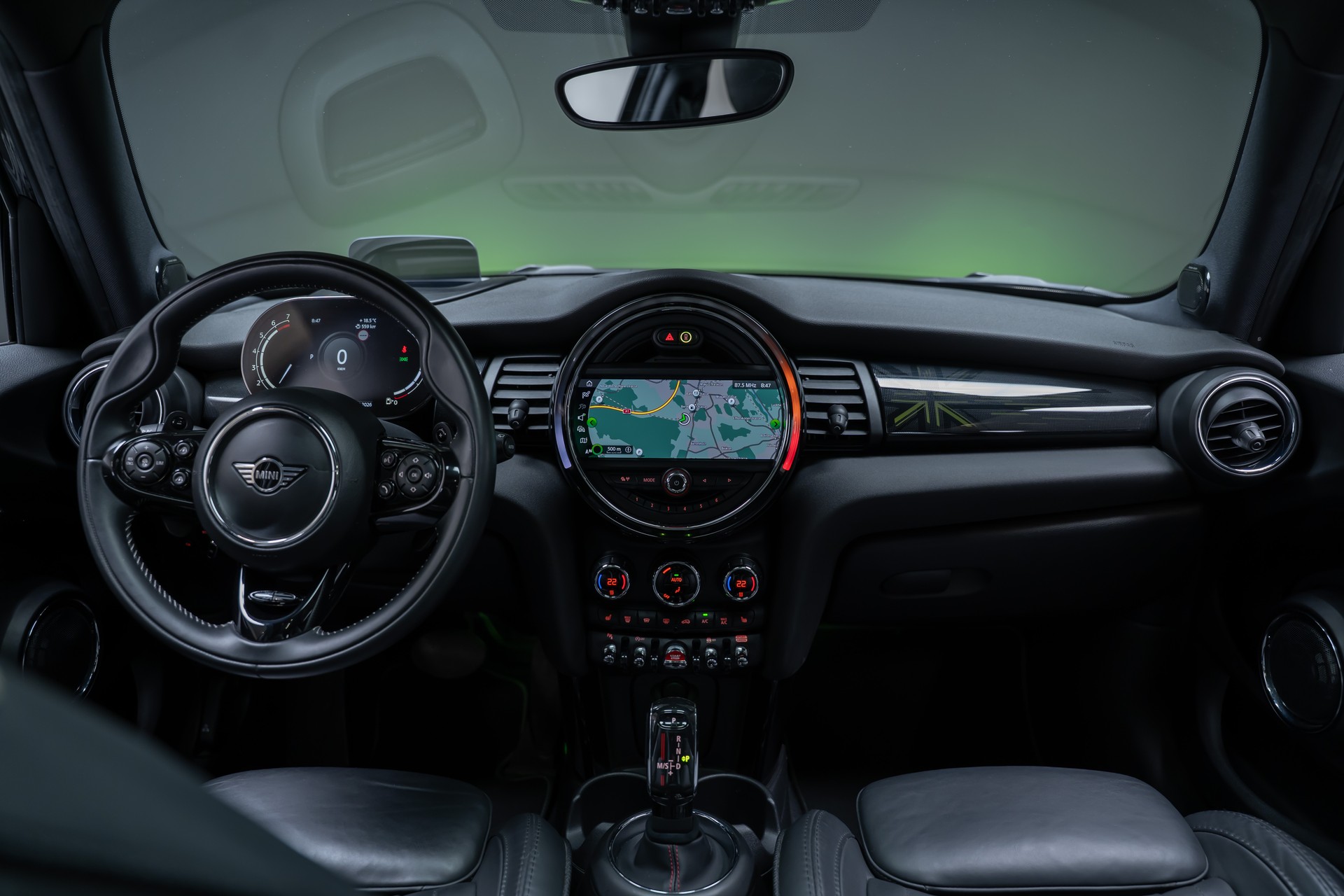 MINI Mini Cooper S SDKG / CH-Fahrzeug / Panorama / Rückfahrkamera-image-16