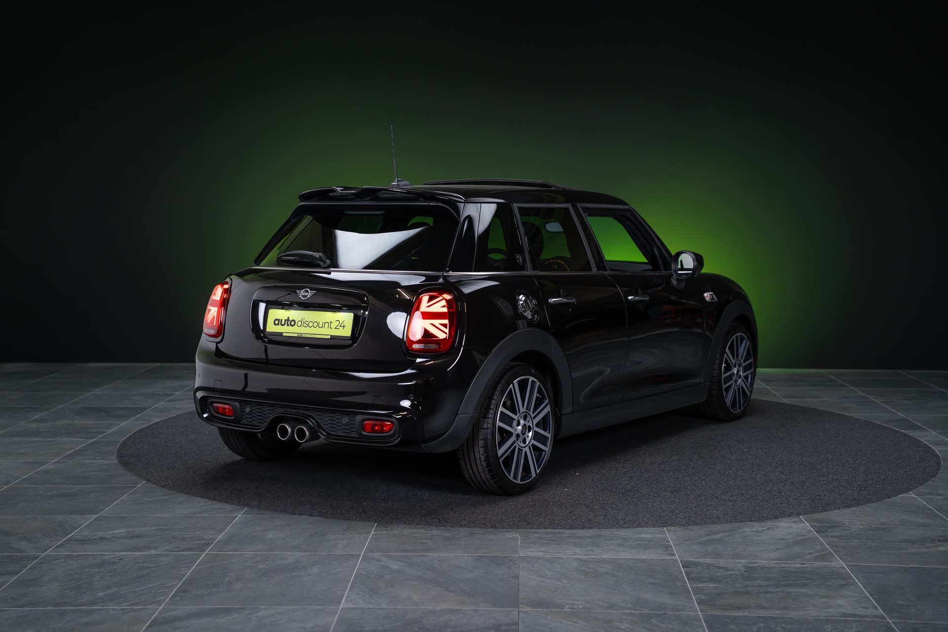 MINI Mini Cooper S SDKG / CH-Fahrzeug / Panorama / Rückfahrkamera-image-4