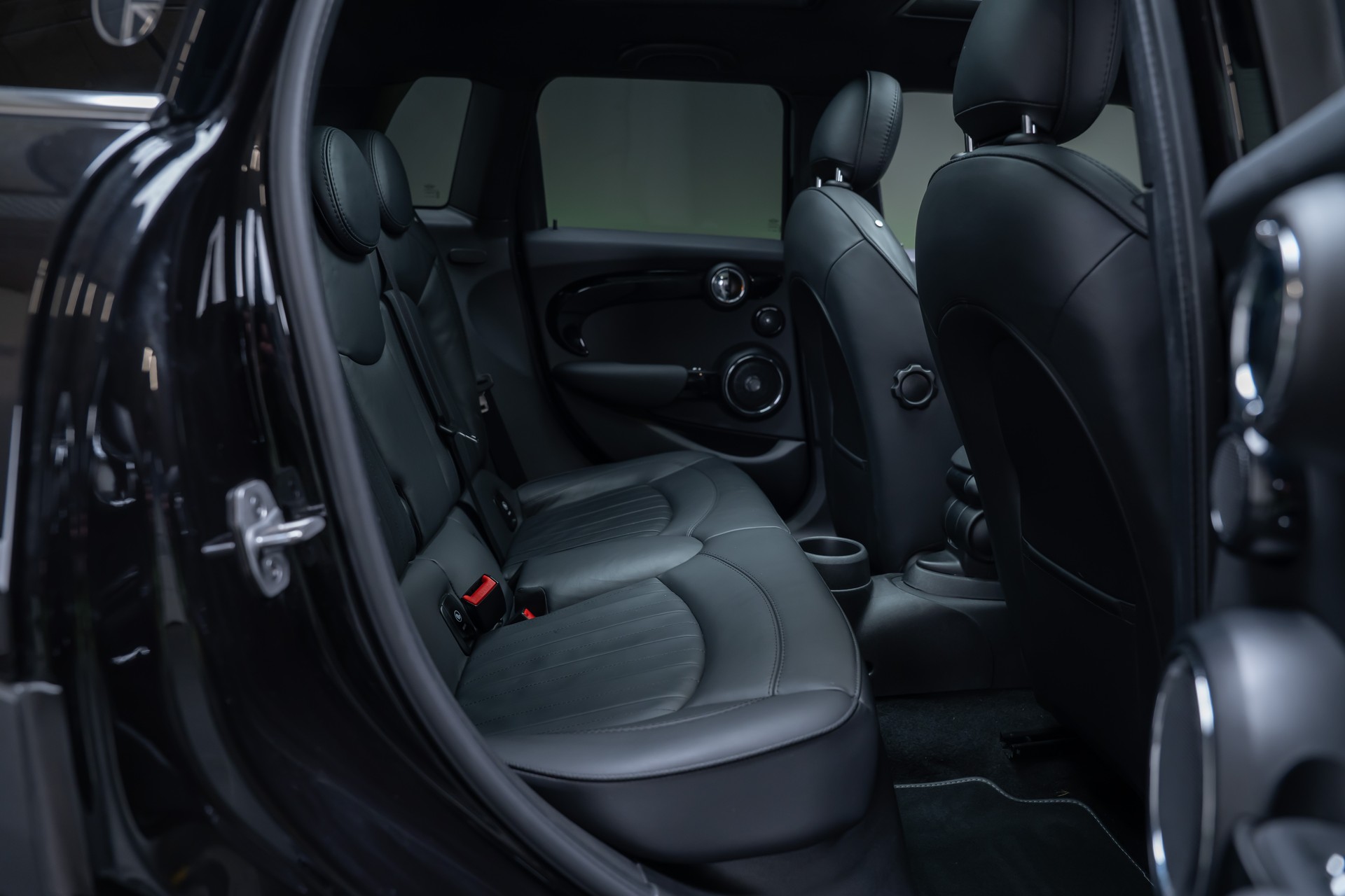 MINI Mini Cooper S SDKG / CH-Fahrzeug / Panorama / Rückfahrkamera-image-30