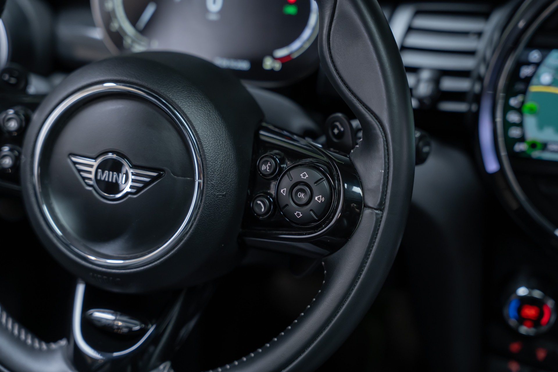 MINI Mini Cooper S SDKG / CH-Fahrzeug / Panorama / Rückfahrkamera-image-19
