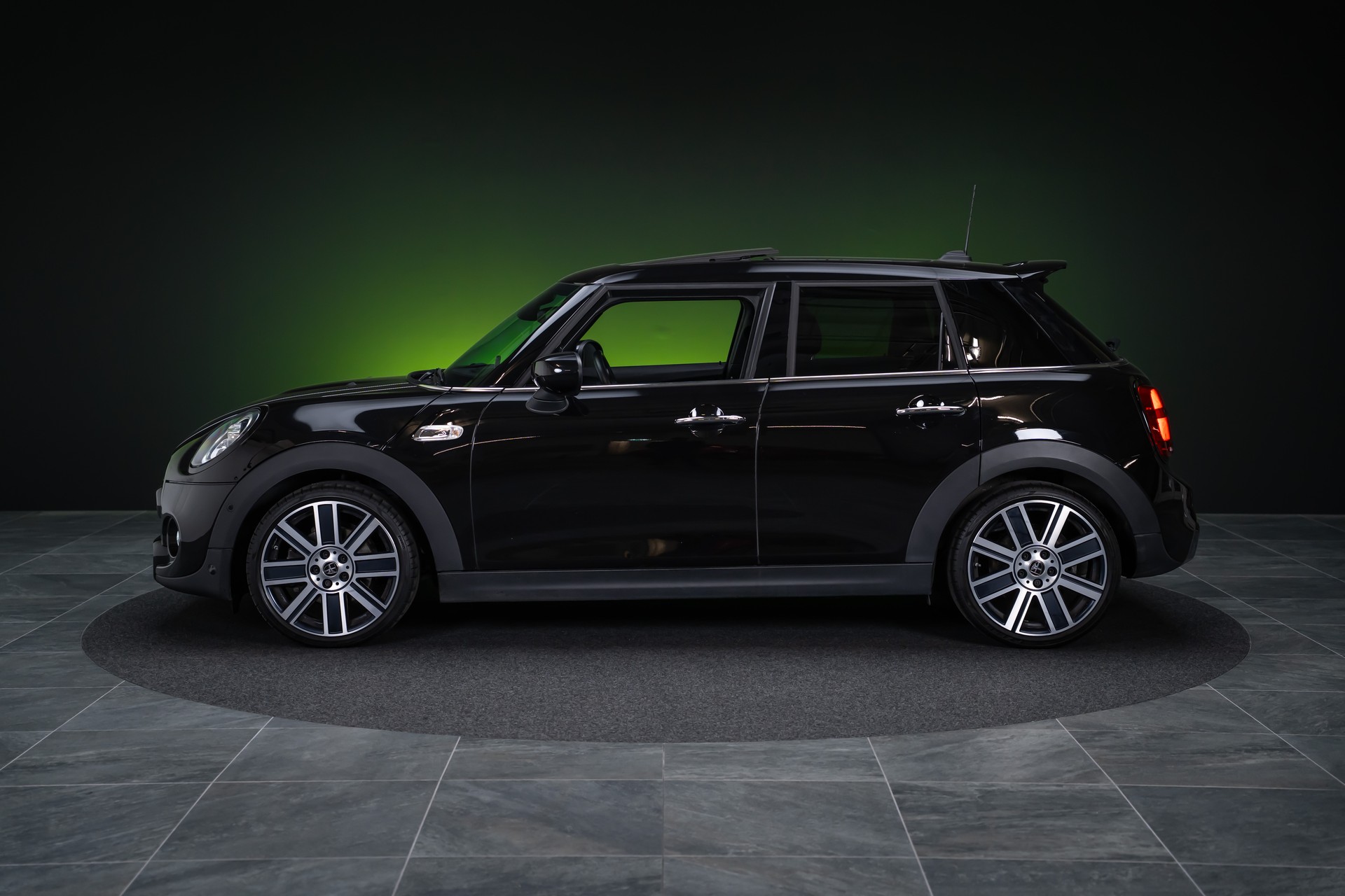 MINI Mini Cooper S SDKG / CH-Fahrzeug / Panorama / Rückfahrkamera-image-8