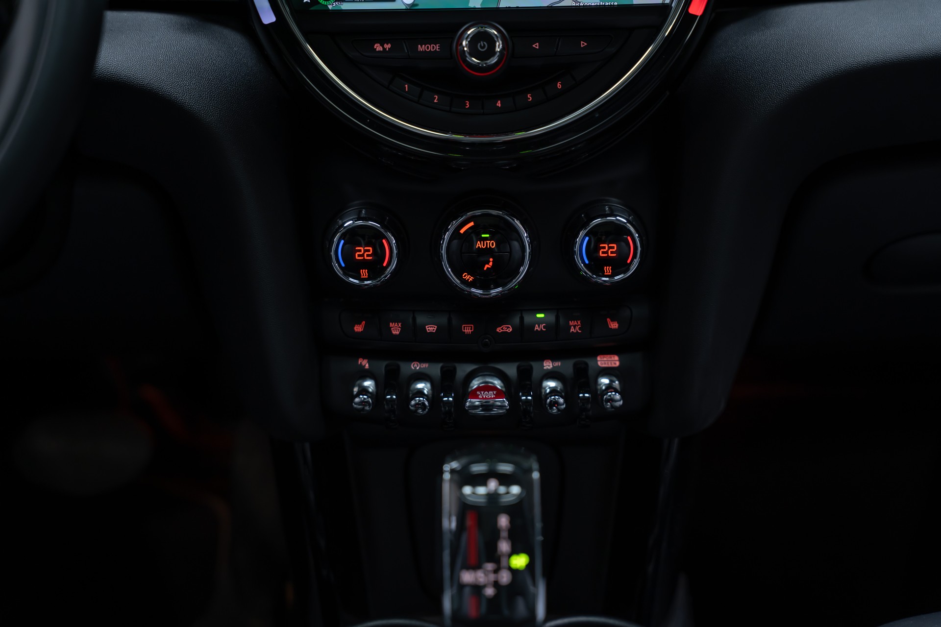 MINI Mini Cooper S SDKG / CH-Fahrzeug / Panorama / Rückfahrkamera-image-17
