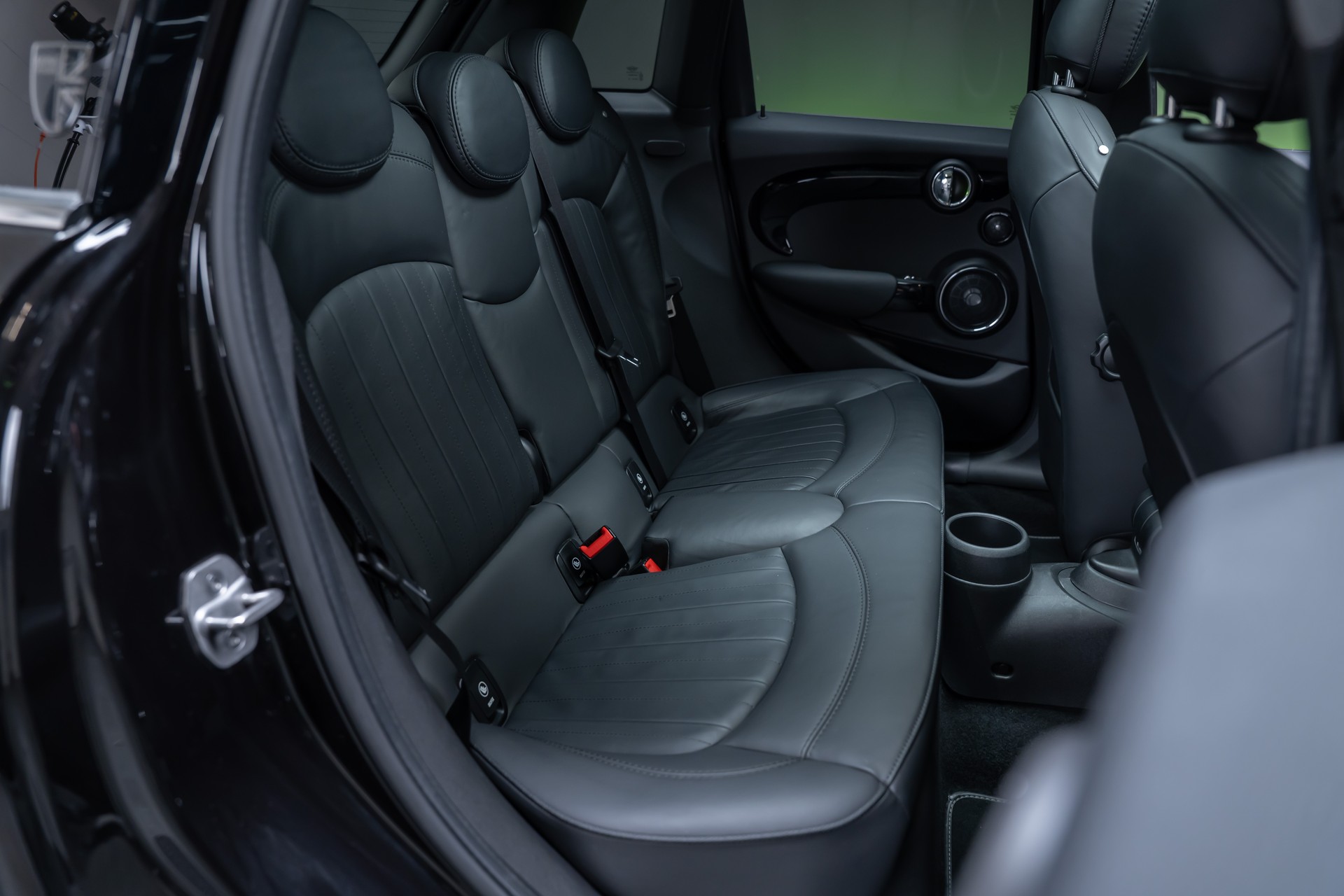 MINI Mini Cooper S SDKG / CH-Fahrzeug / Panorama / Rückfahrkamera-image-31