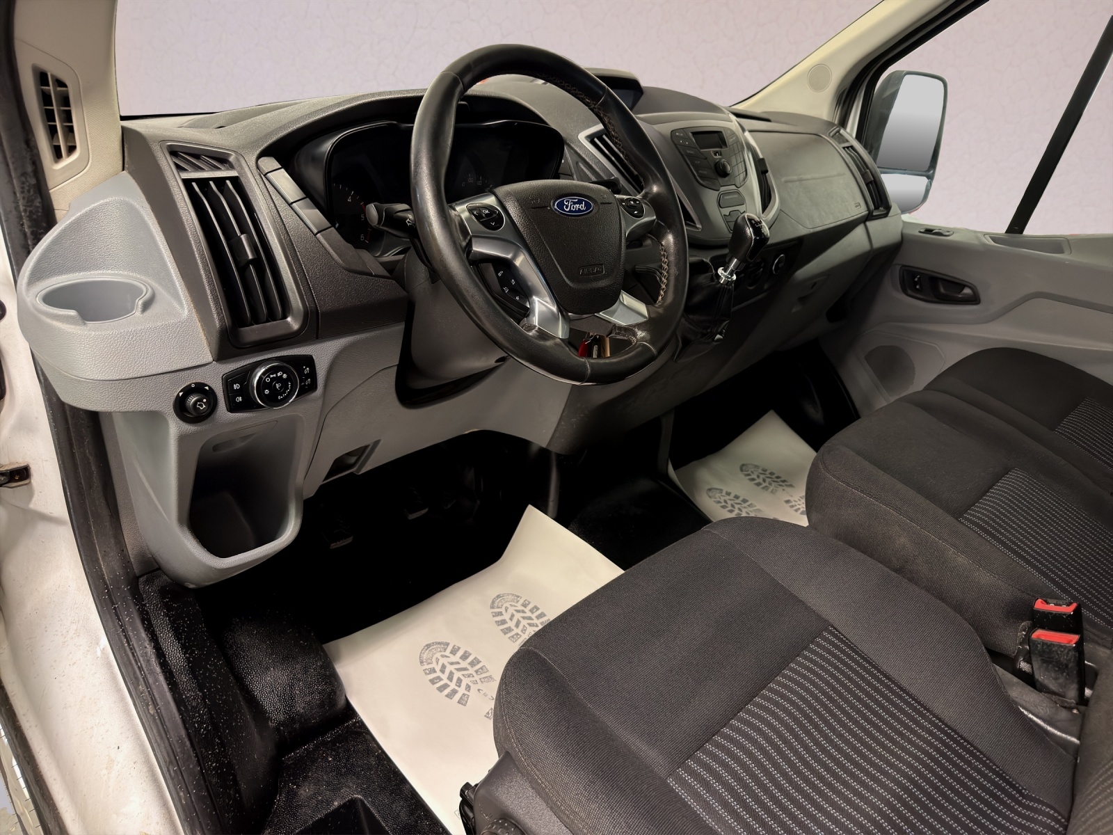 FORD Transit 350 L4 Trend 2.0 TDCi 130 RWD-image-6
