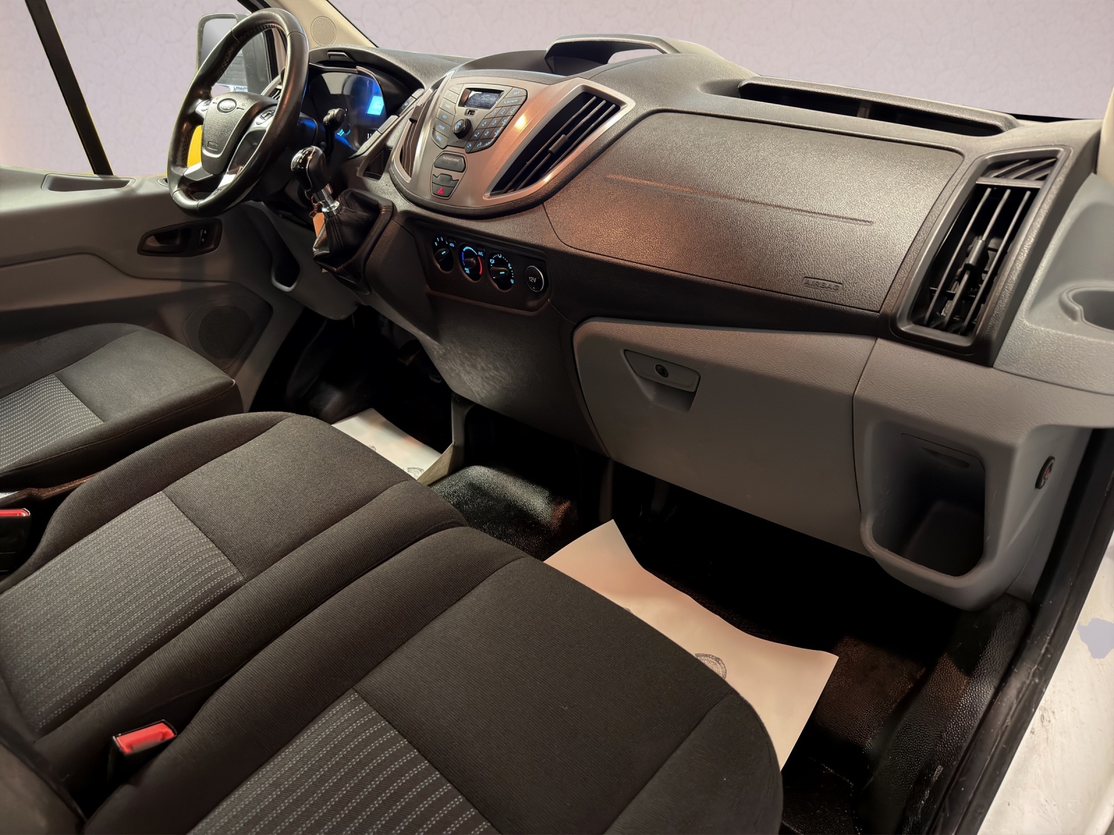 FORD Transit 350 L4 Trend 2.0 TDCi 130 RWD-image-10