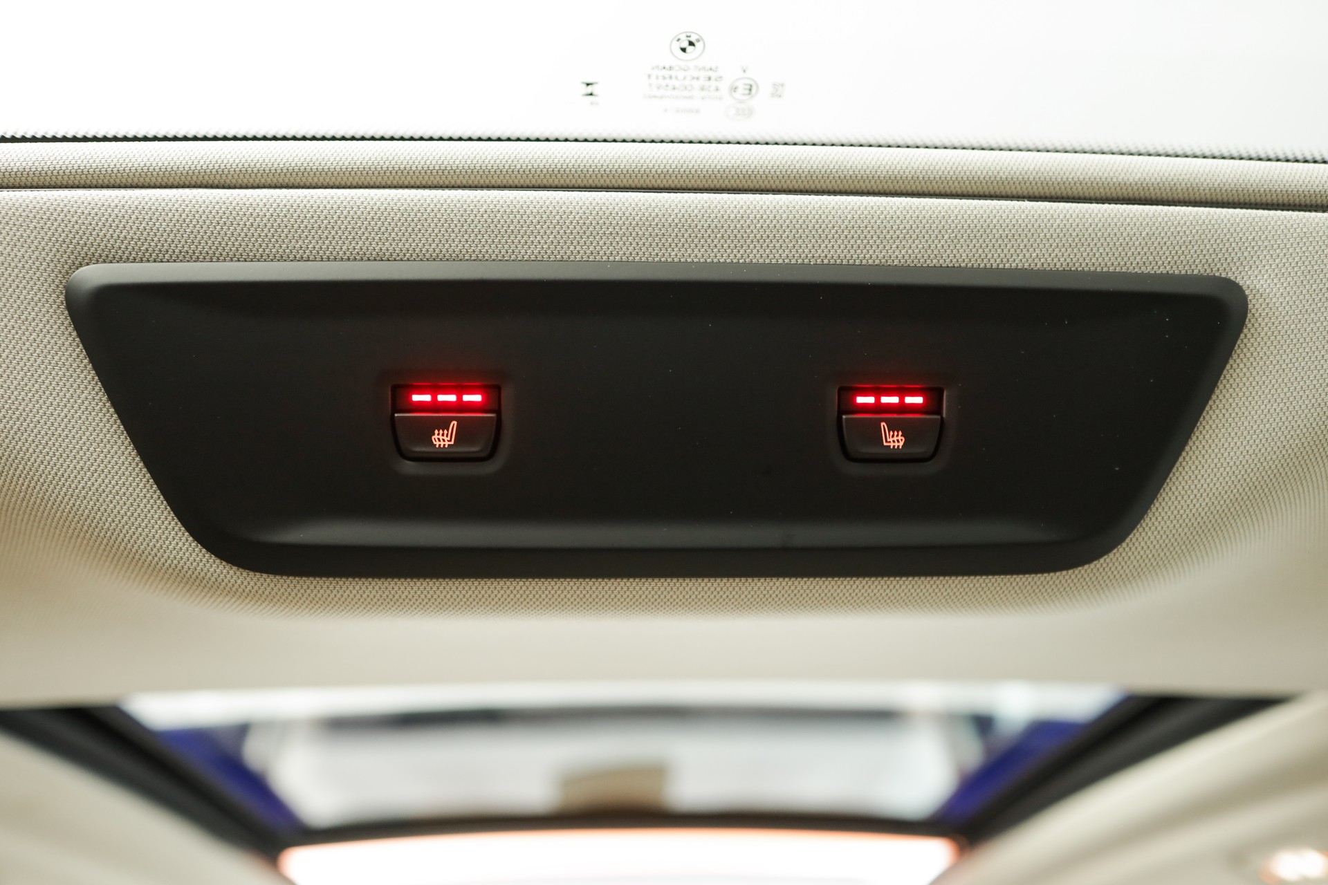 BMW X7 xDrive 48V 40d • Aventurinrot III • Individual Merino Elfenbeinweiss • Véhicule suisse-image-20